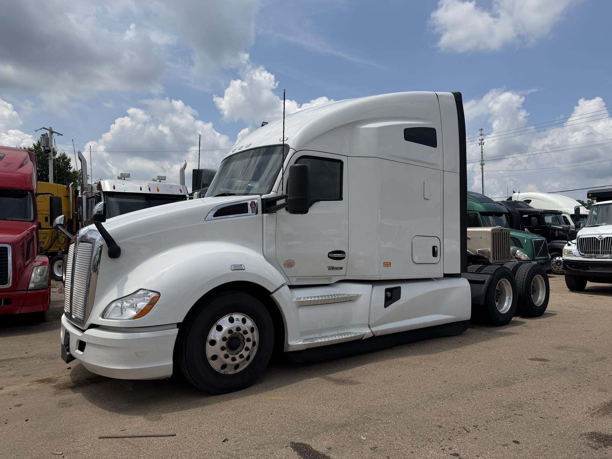 2022 Kenworth T680 Semi Trucks/Trailer