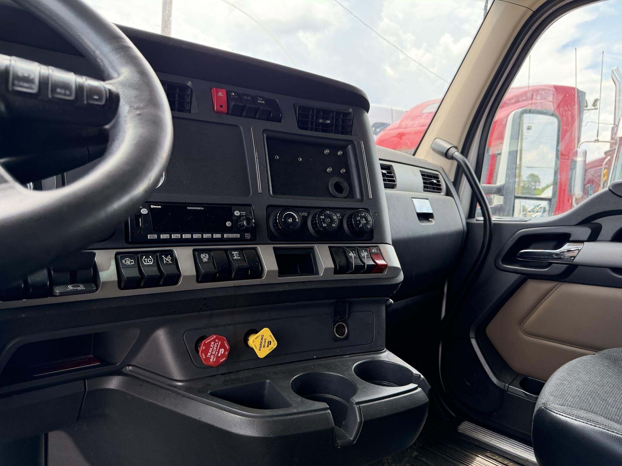 2022 Kenworth T680 Semi Trucks/Trailer