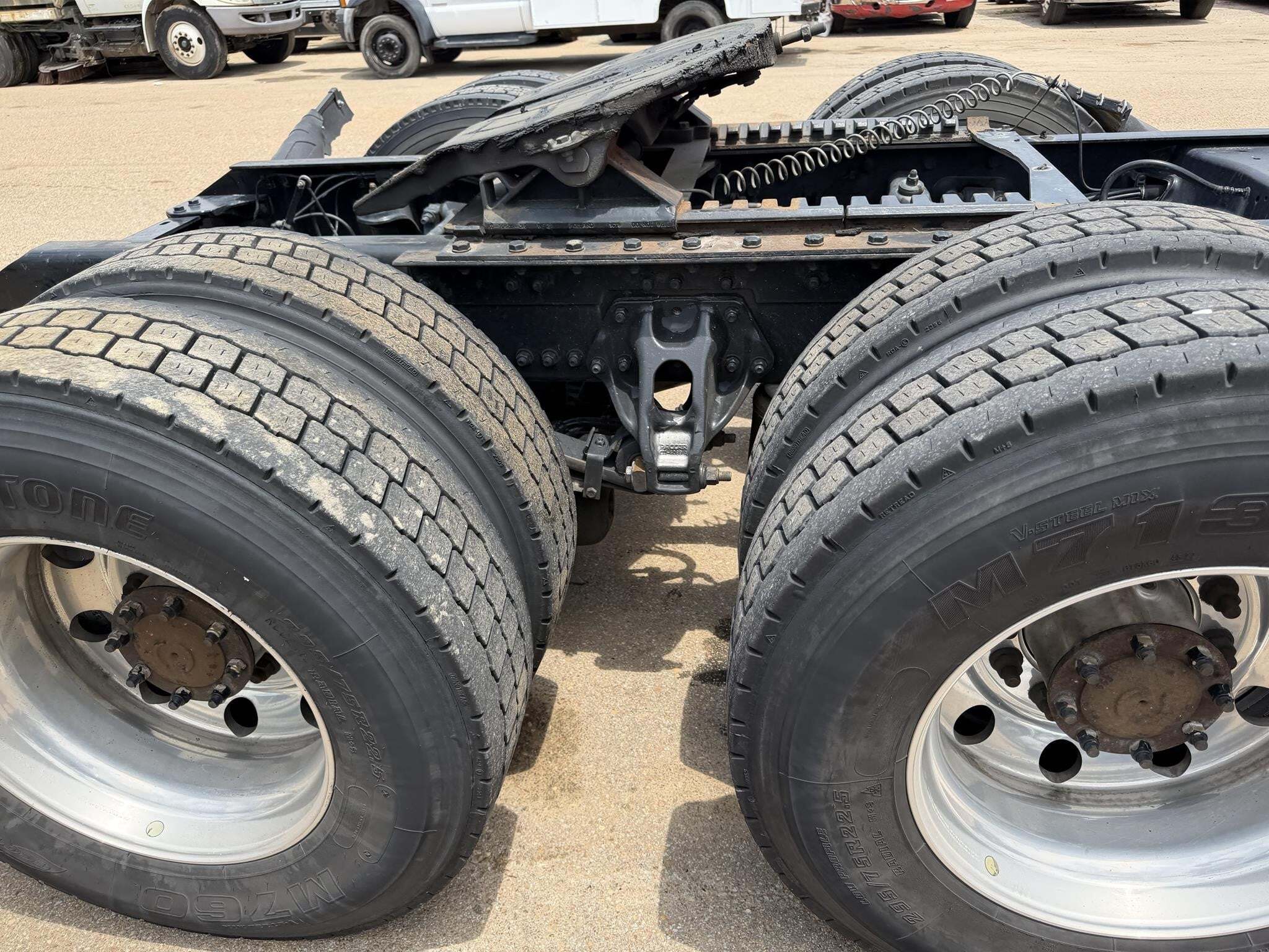 2022 Kenworth T680 Semi Trucks/Trailer
