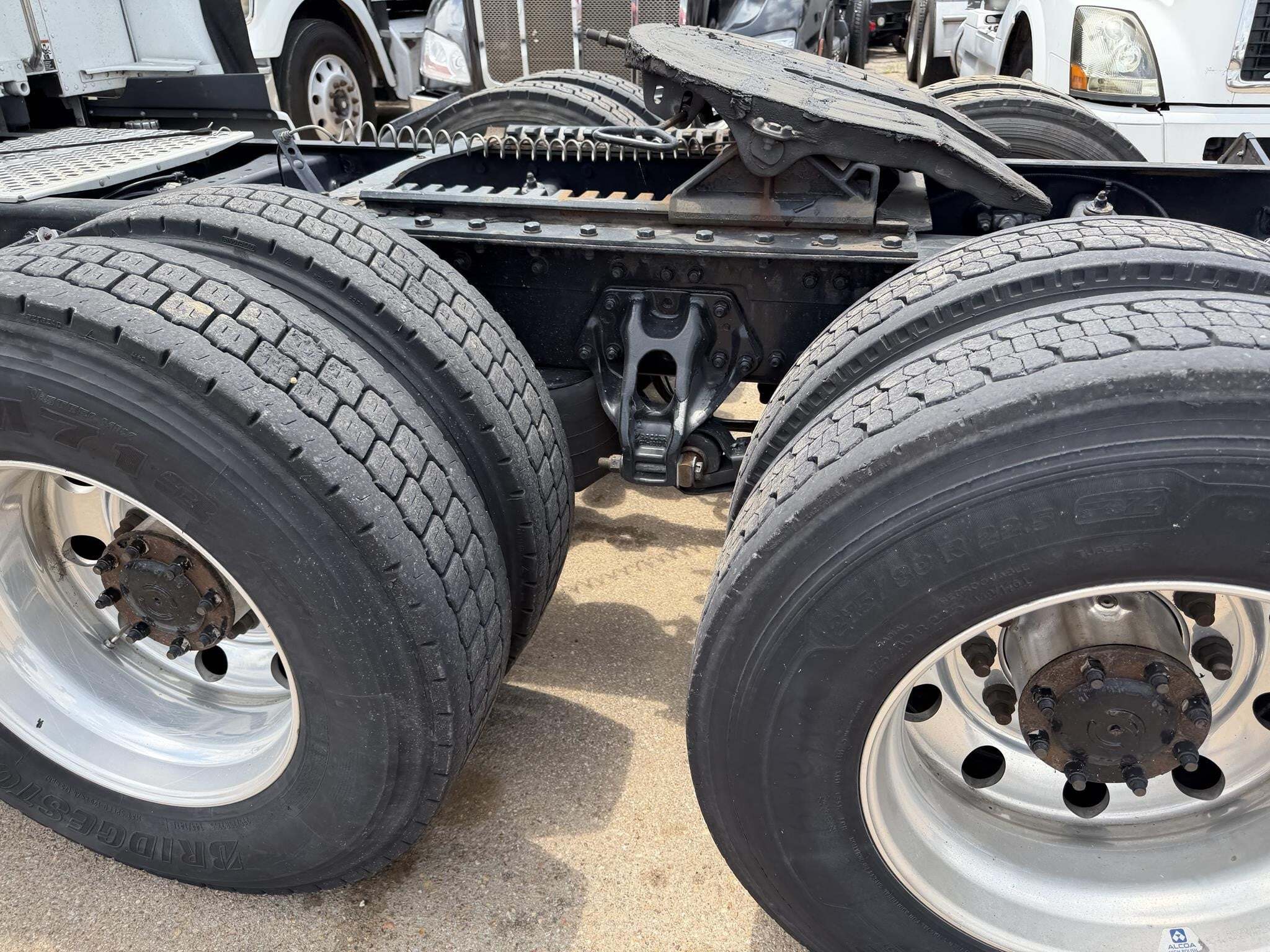 2022 Kenworth T680 Semi Trucks/Trailer
