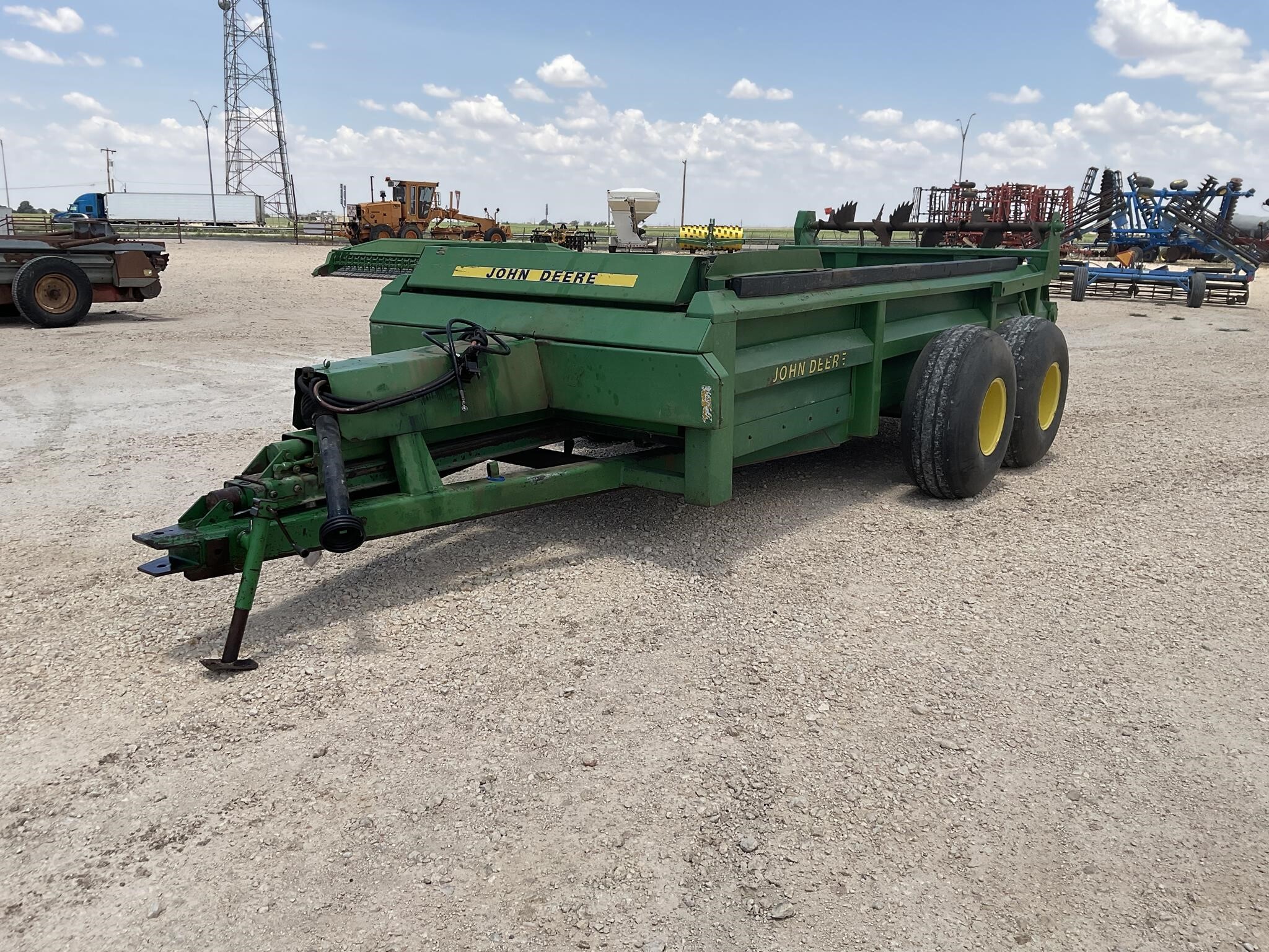  John Deere 785 Manure Spreader