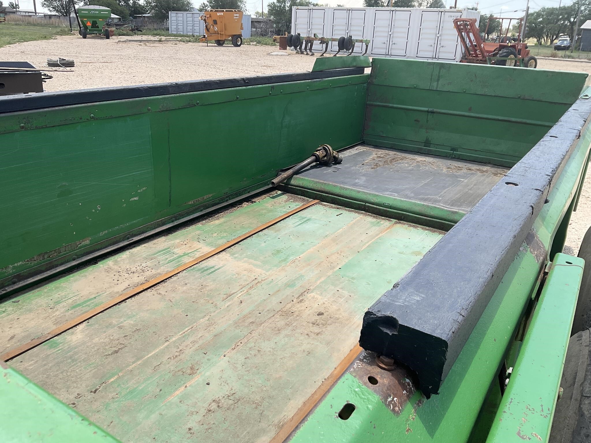  John Deere 785 Manure Spreader