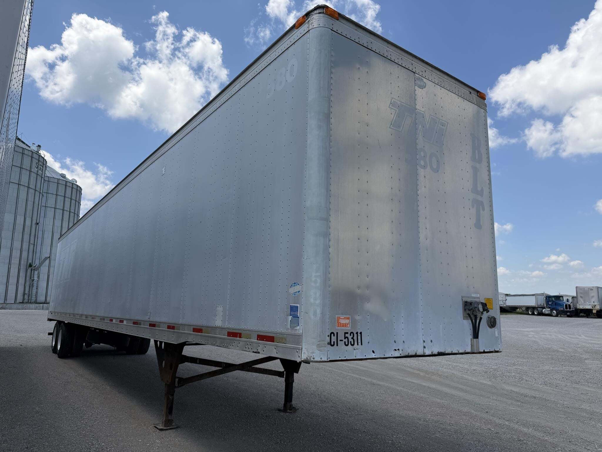 2003 Utility VS2DC Box Trucks/Trailer