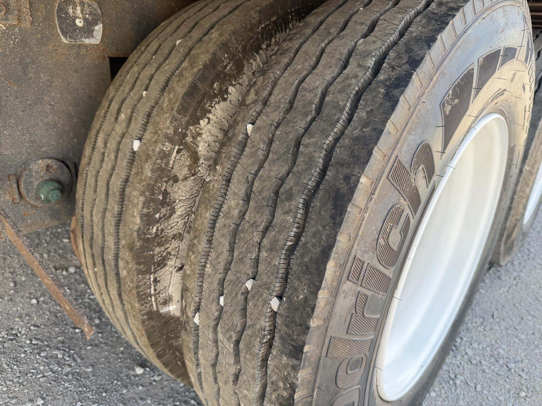 2003 Utility VS2DC Box Trucks/Trailer