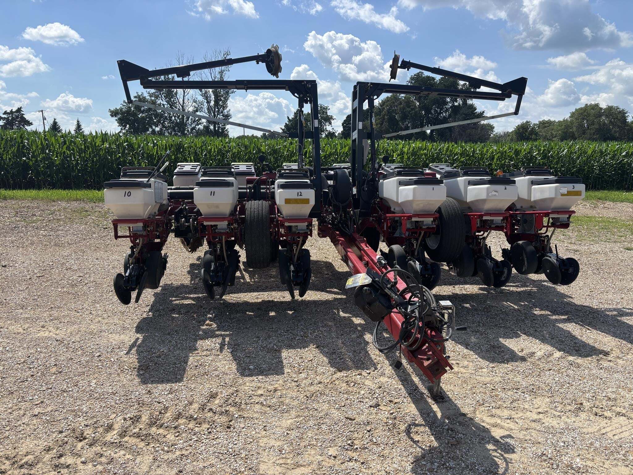  White 8222 Planter
