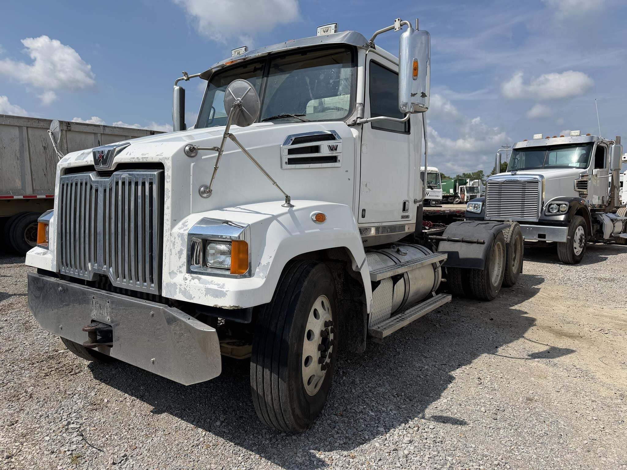 2019 Western Star 4700 Semi Trucks/Trailer