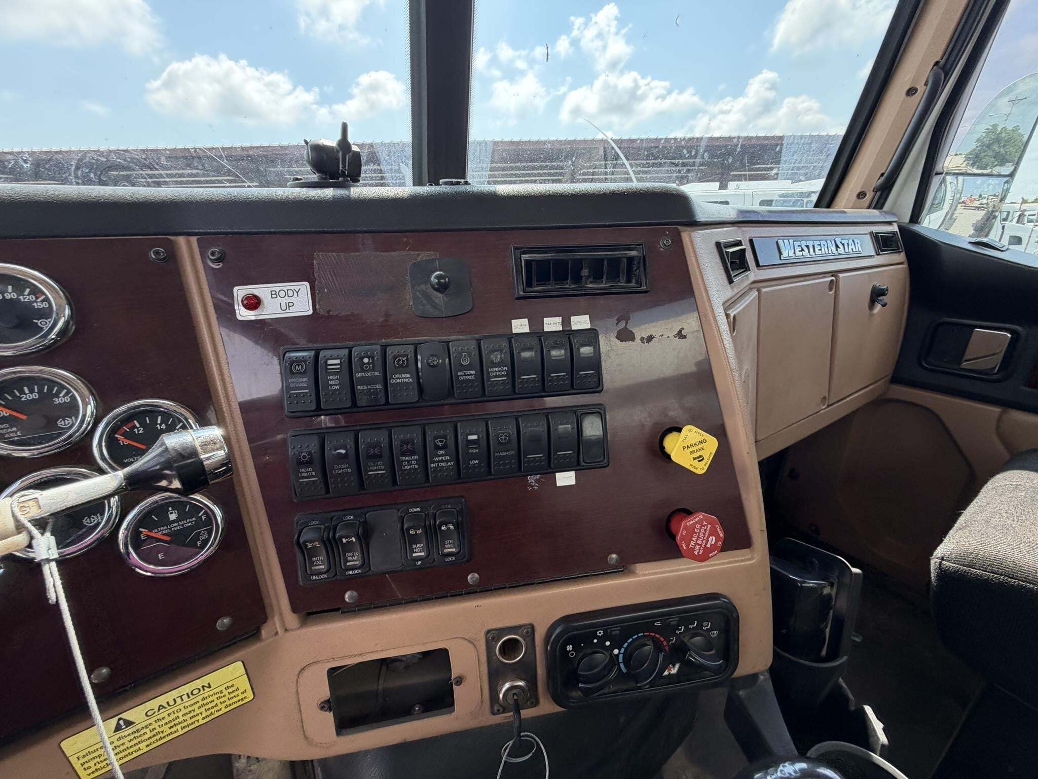 2019 Western Star 4700 Semi Trucks/Trailer
