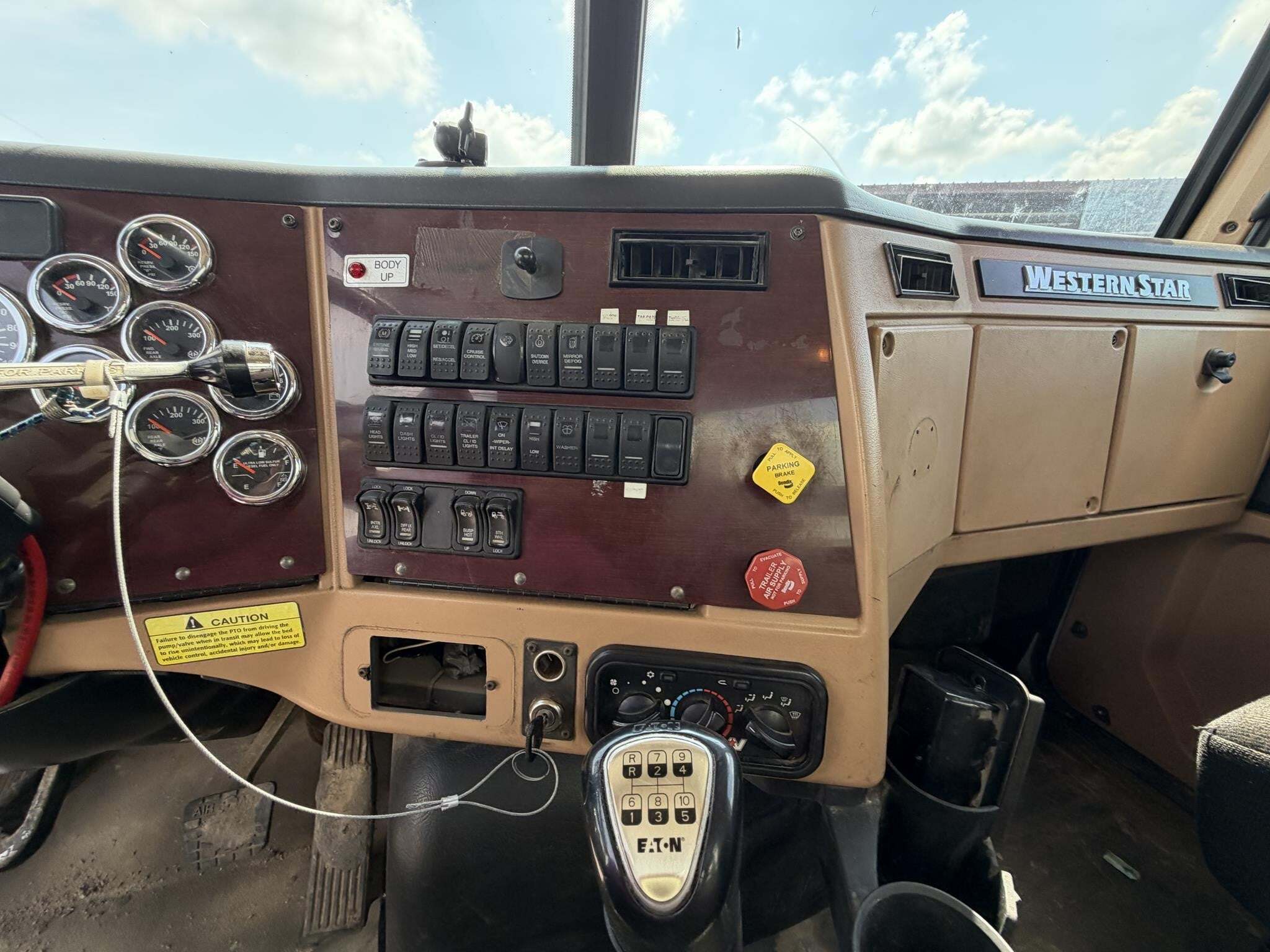 2019 Western Star 4700 Semi Trucks/Trailer