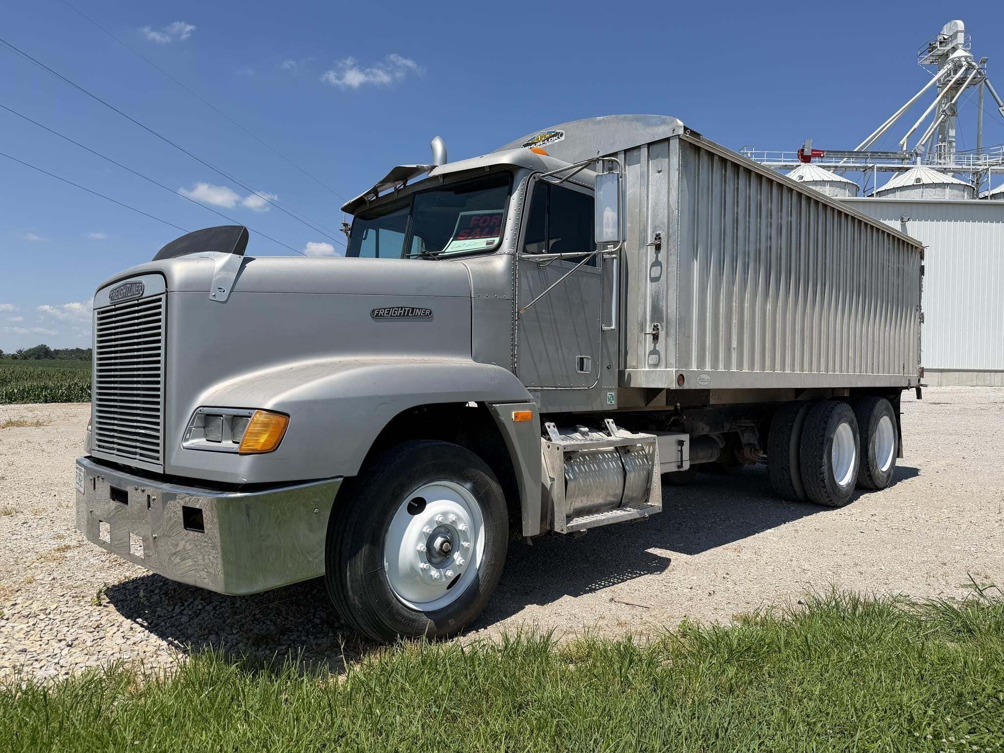 1991 Freightliner FLD120 Semi Trucks/Trailer