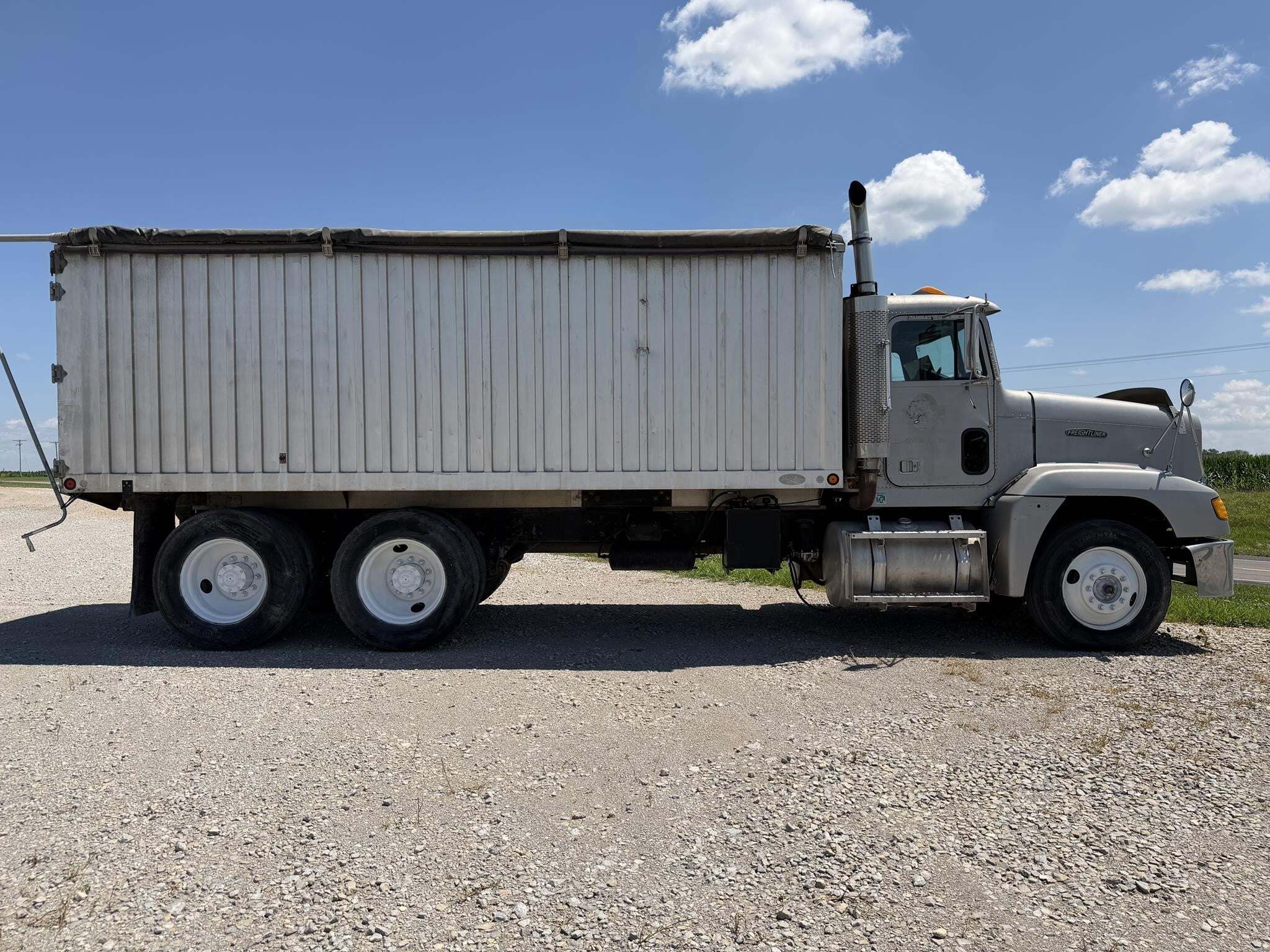 1991 Freightliner FLD120 Semi Trucks/Trailer