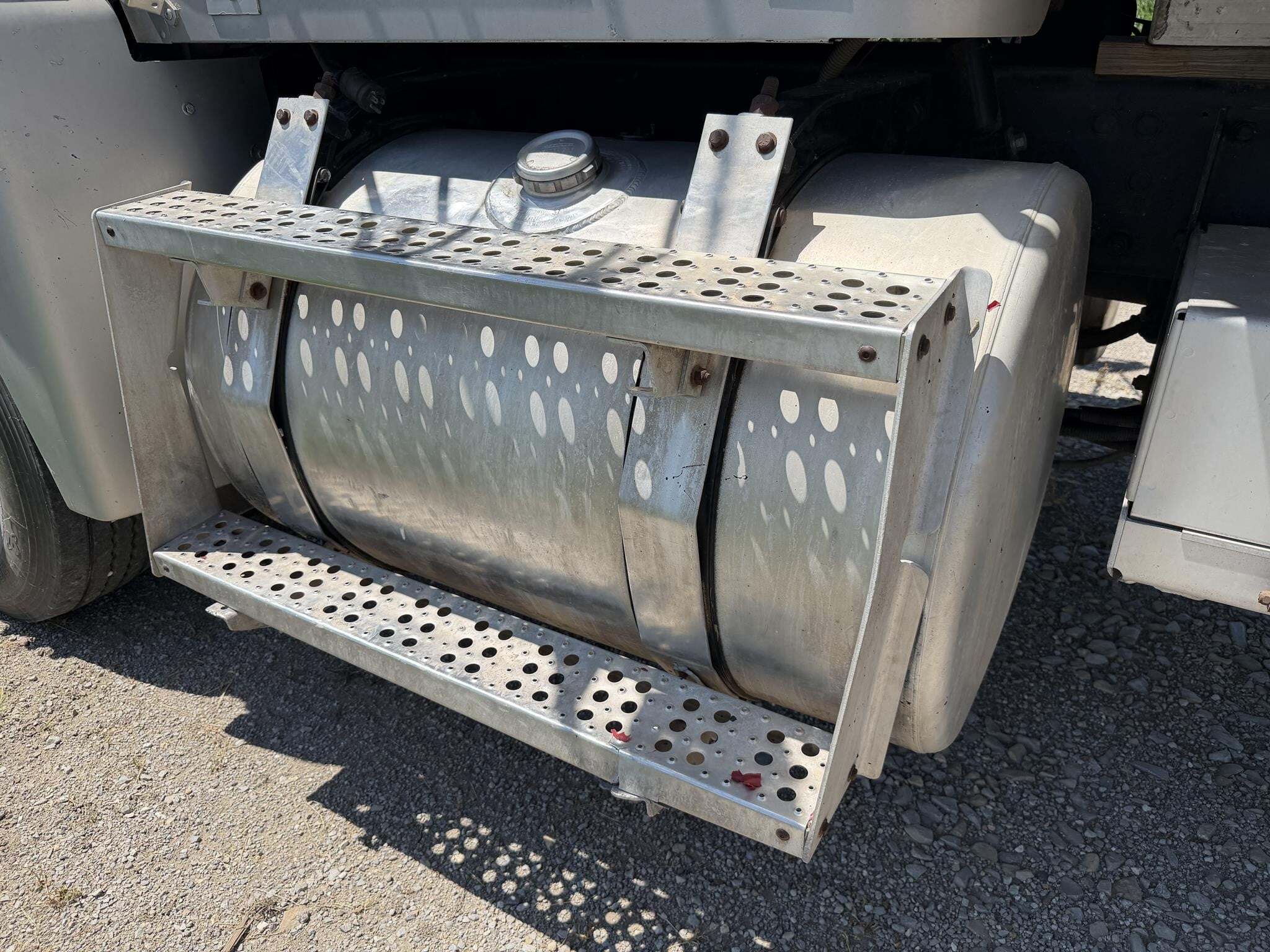 1991 Freightliner FLD120 Semi Trucks/Trailer