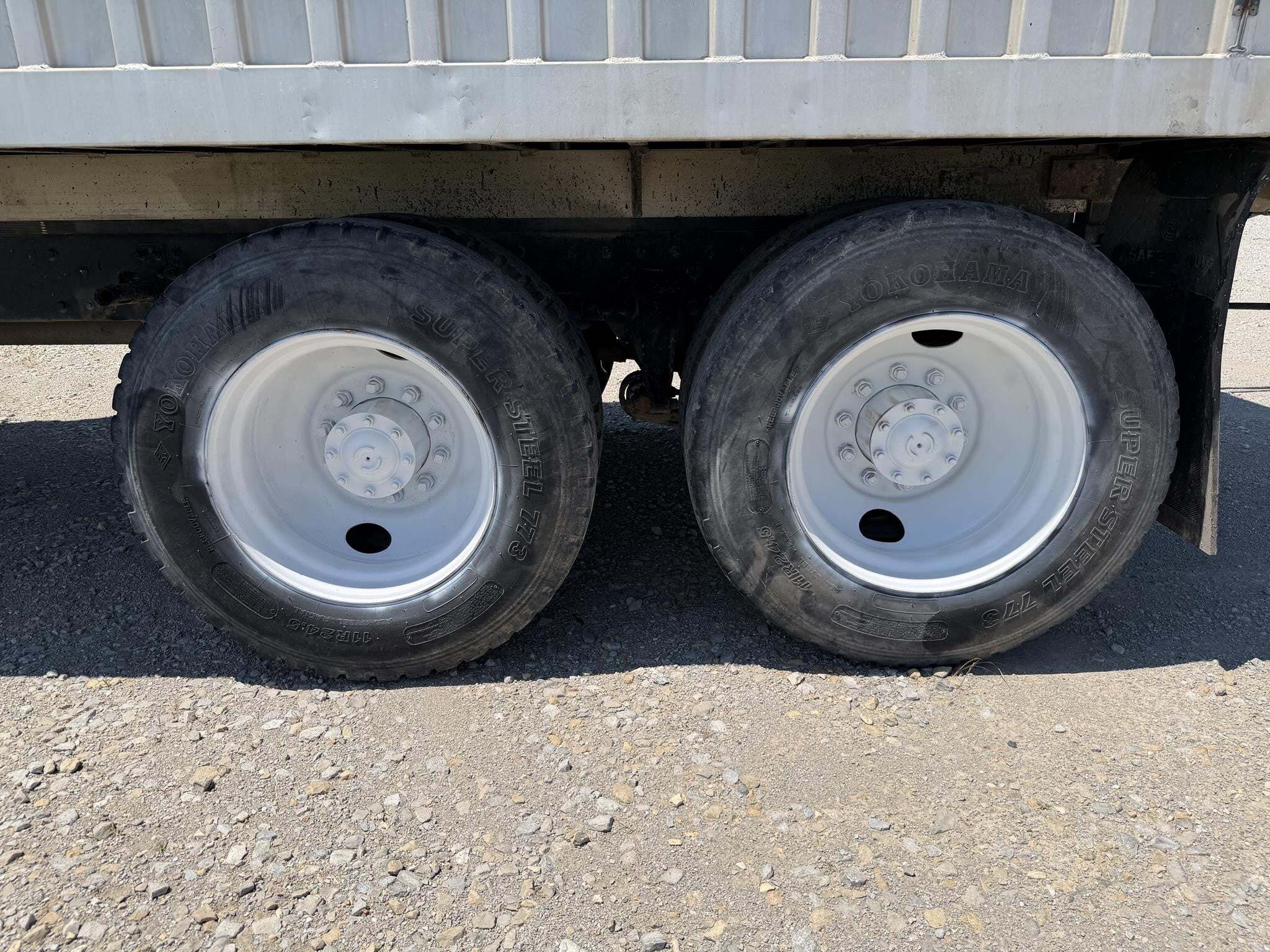 1991 Freightliner FLD120 Semi Trucks/Trailer