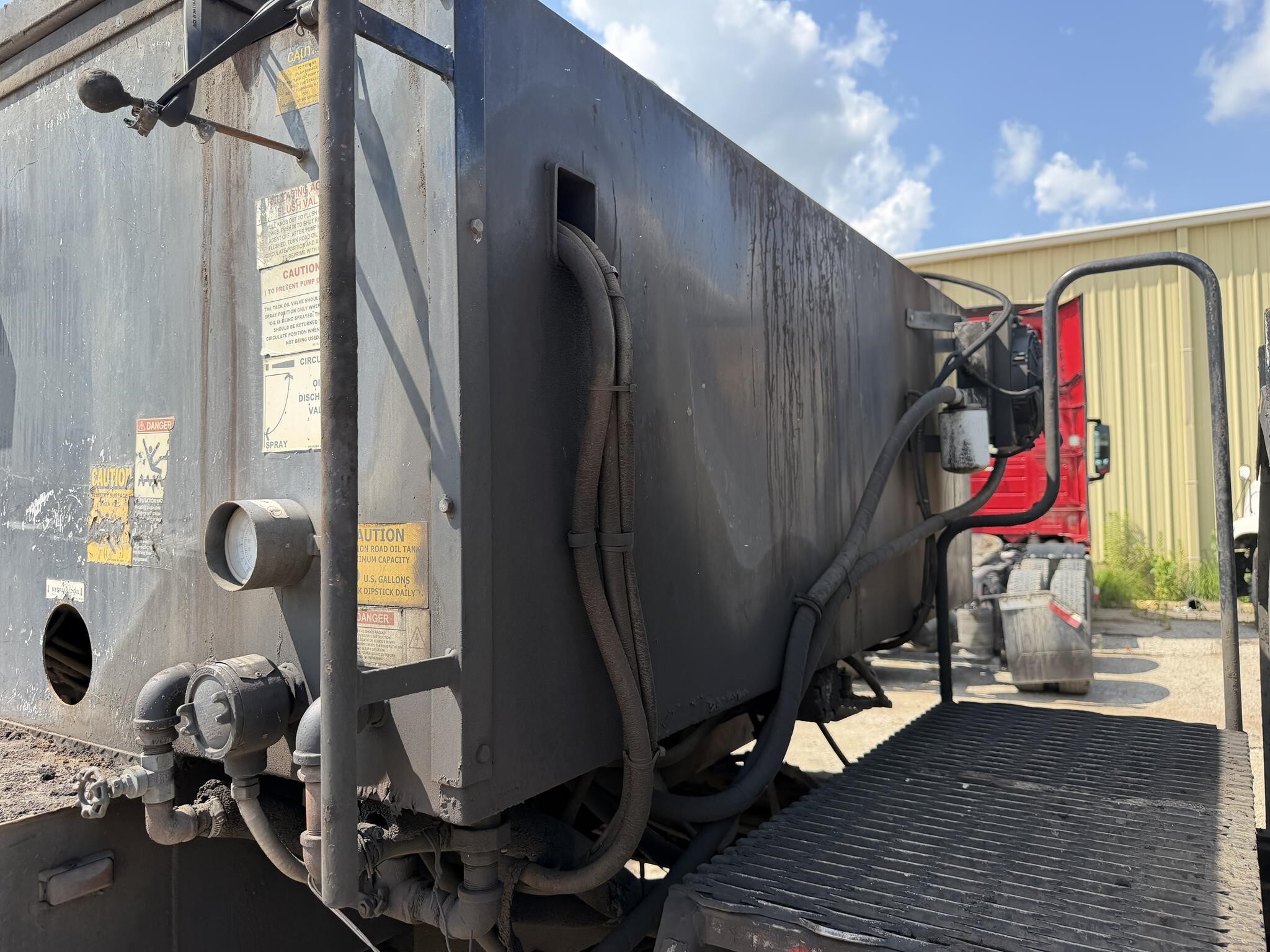 2015 Freightliner BUSINESS CLASS M2 106 Semi Trucks/Trailer