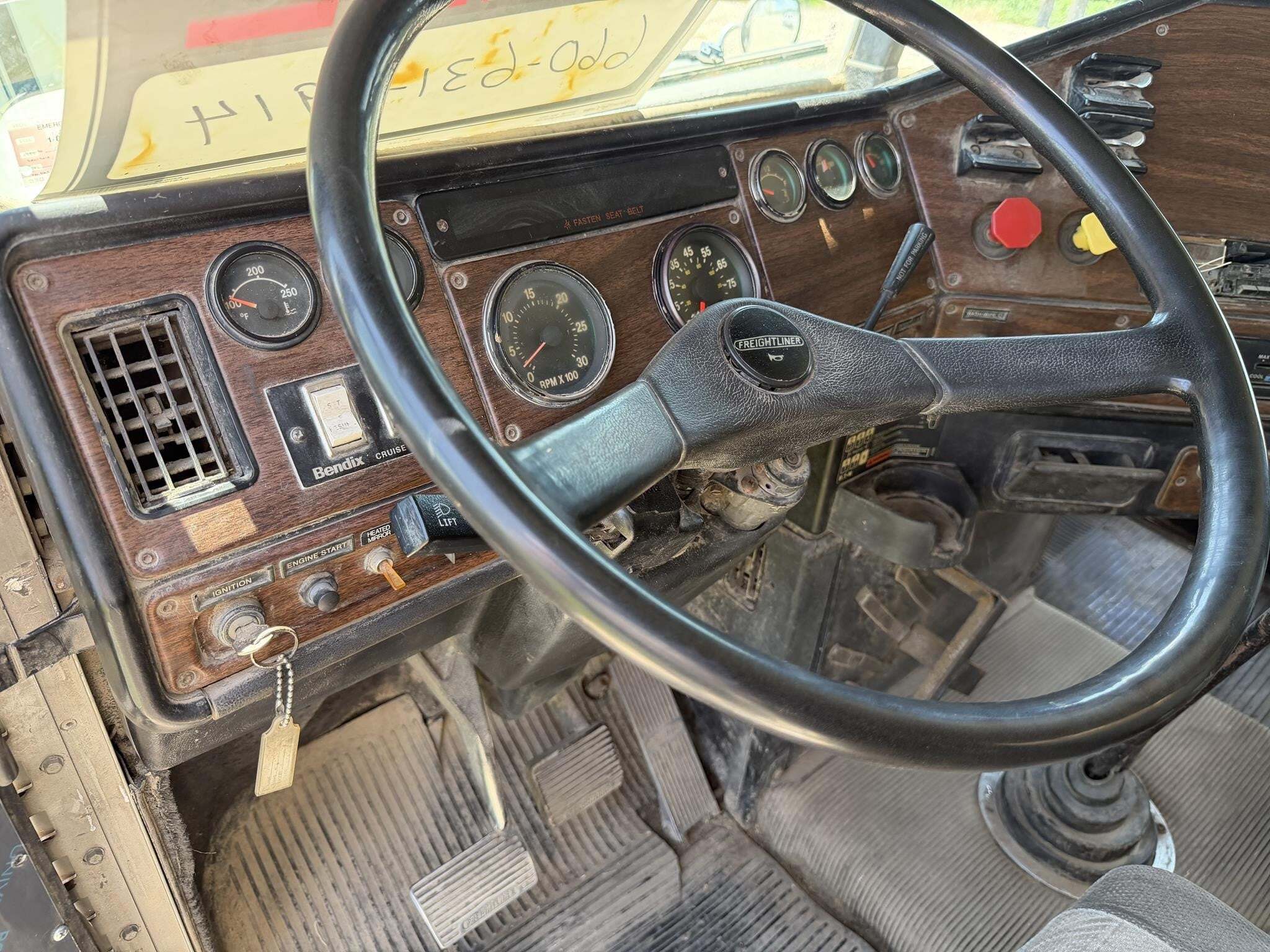 1991 Freightliner FLD120 Semi Trucks/Trailer