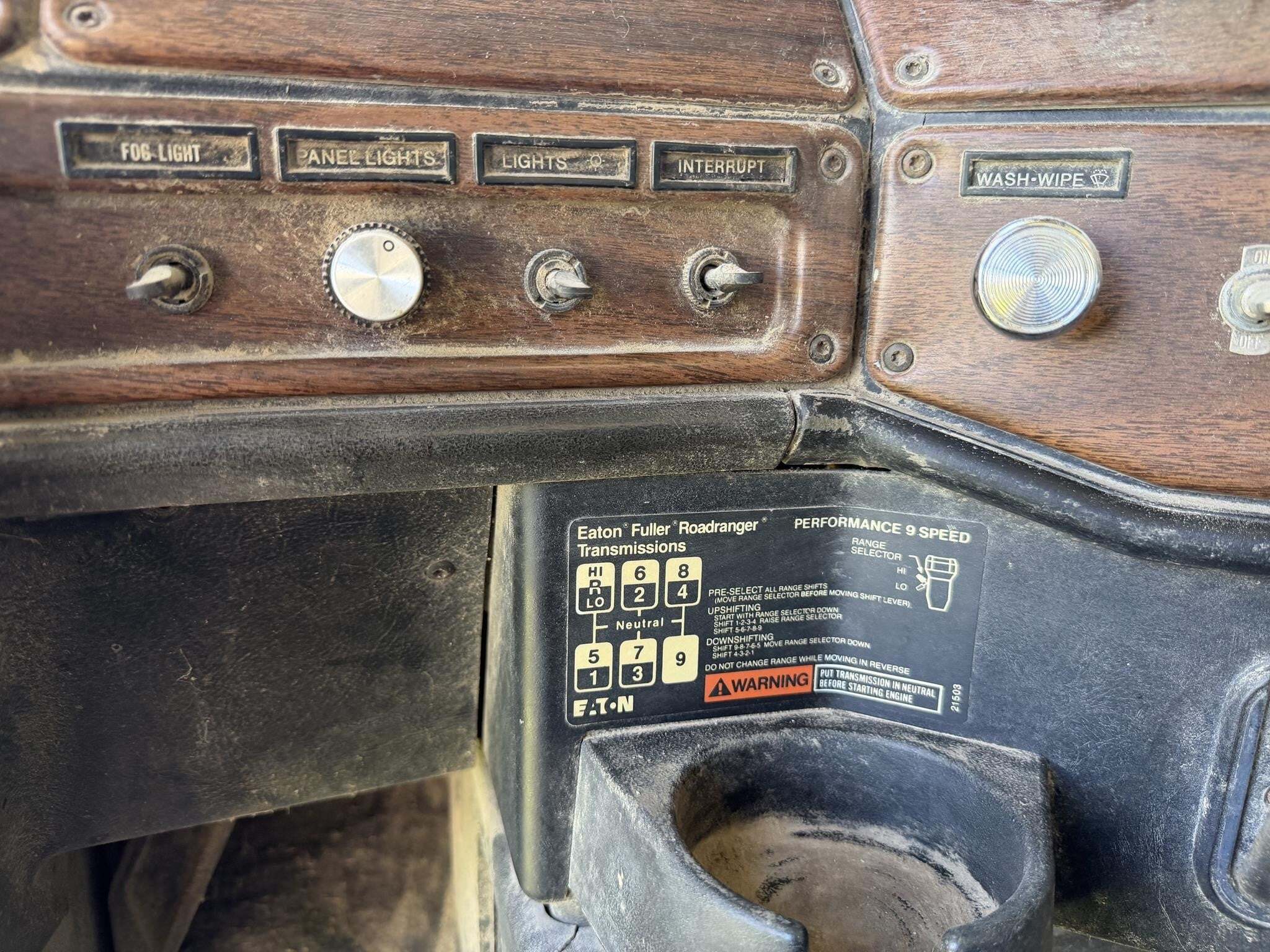 1991 Freightliner FLD120 Semi Trucks/Trailer