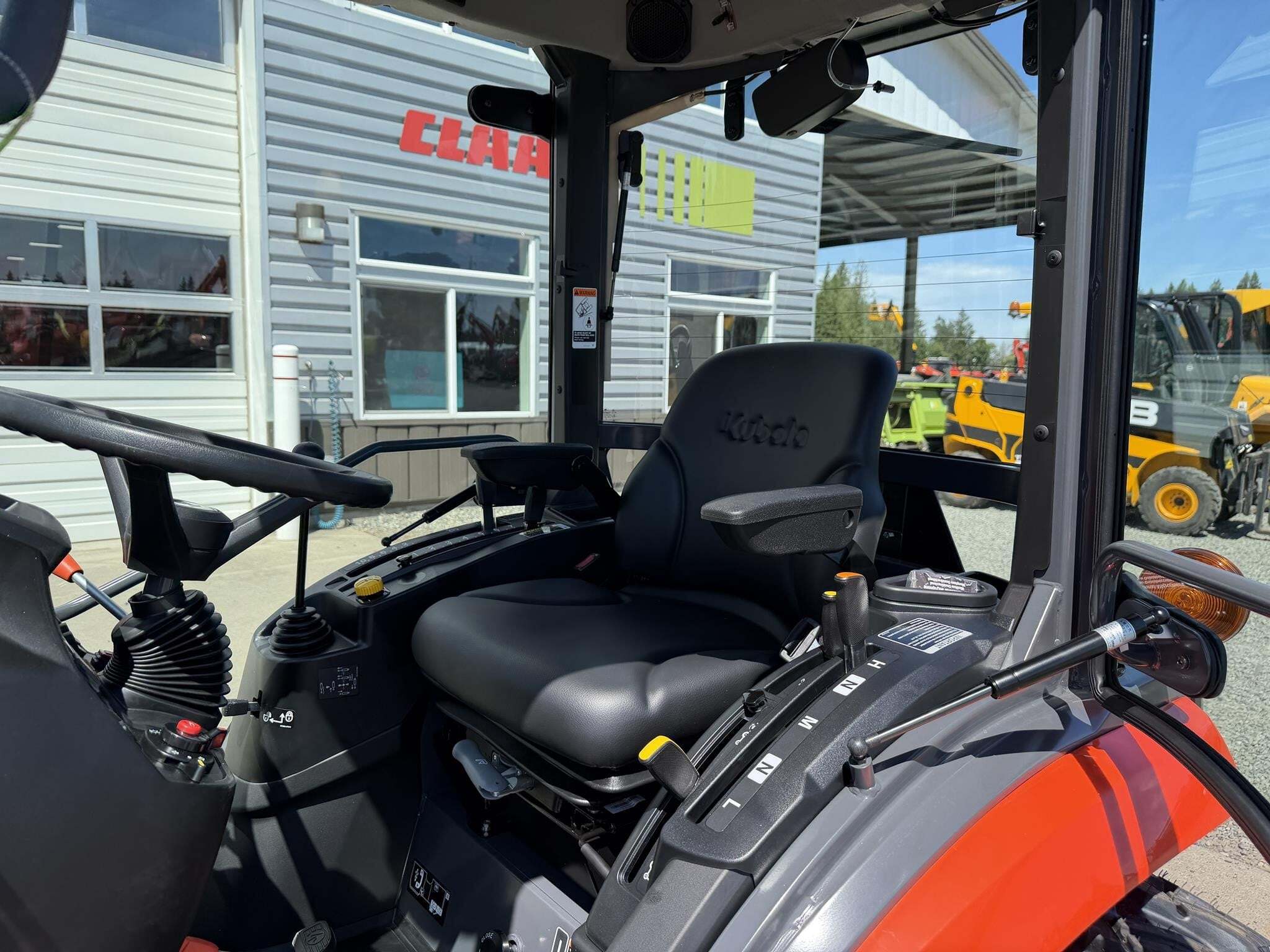 2026 Kubota LX4020HSDC Tractor