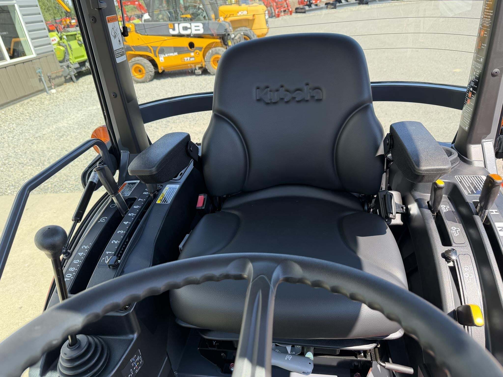 2026 Kubota LX4020HSDC Tractor