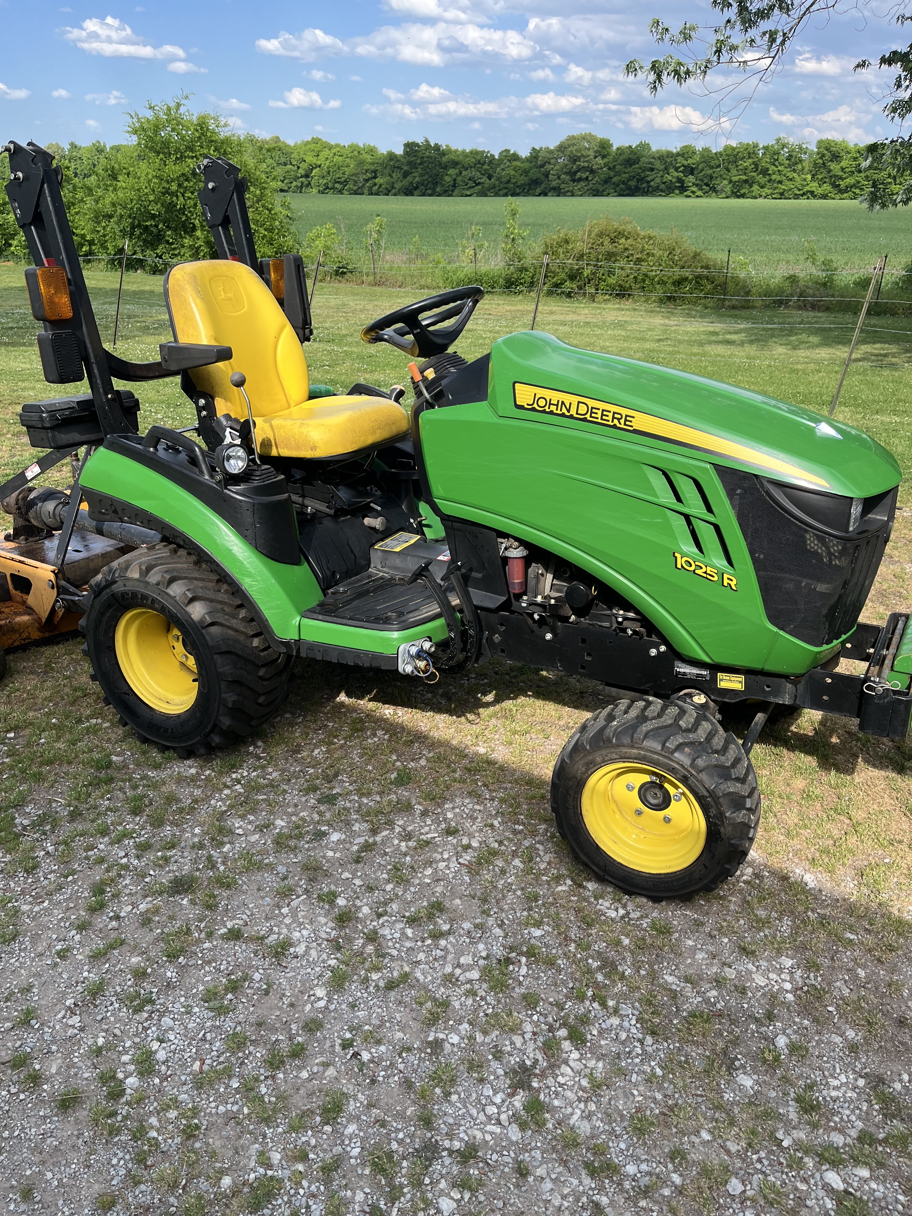 2014 John Deere 1025R Tractor