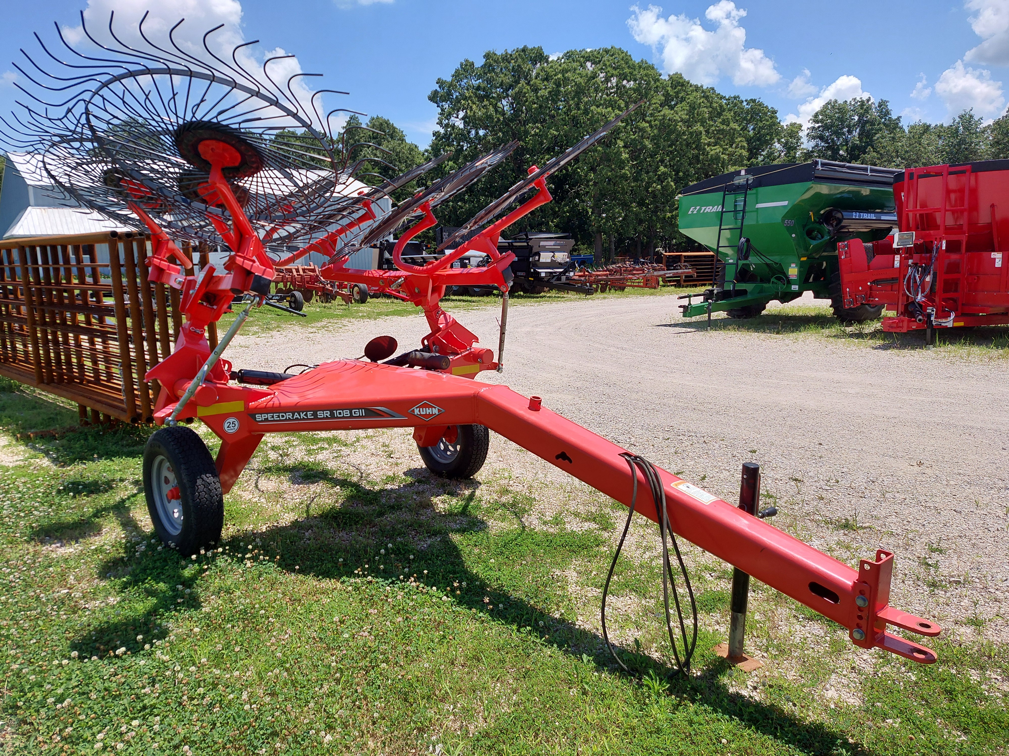 2020 Kuhn SR108 GII Rake