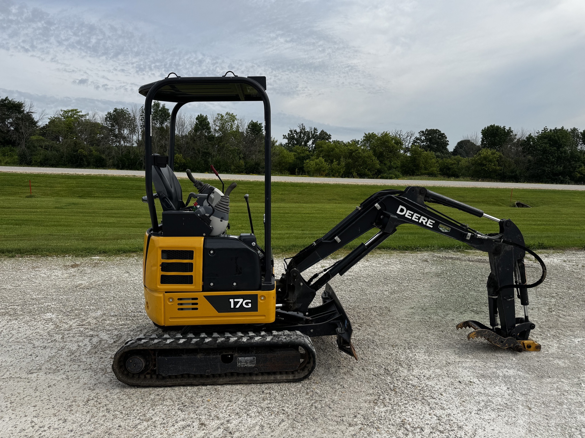 2022 John Deere 17G Mini Excavator