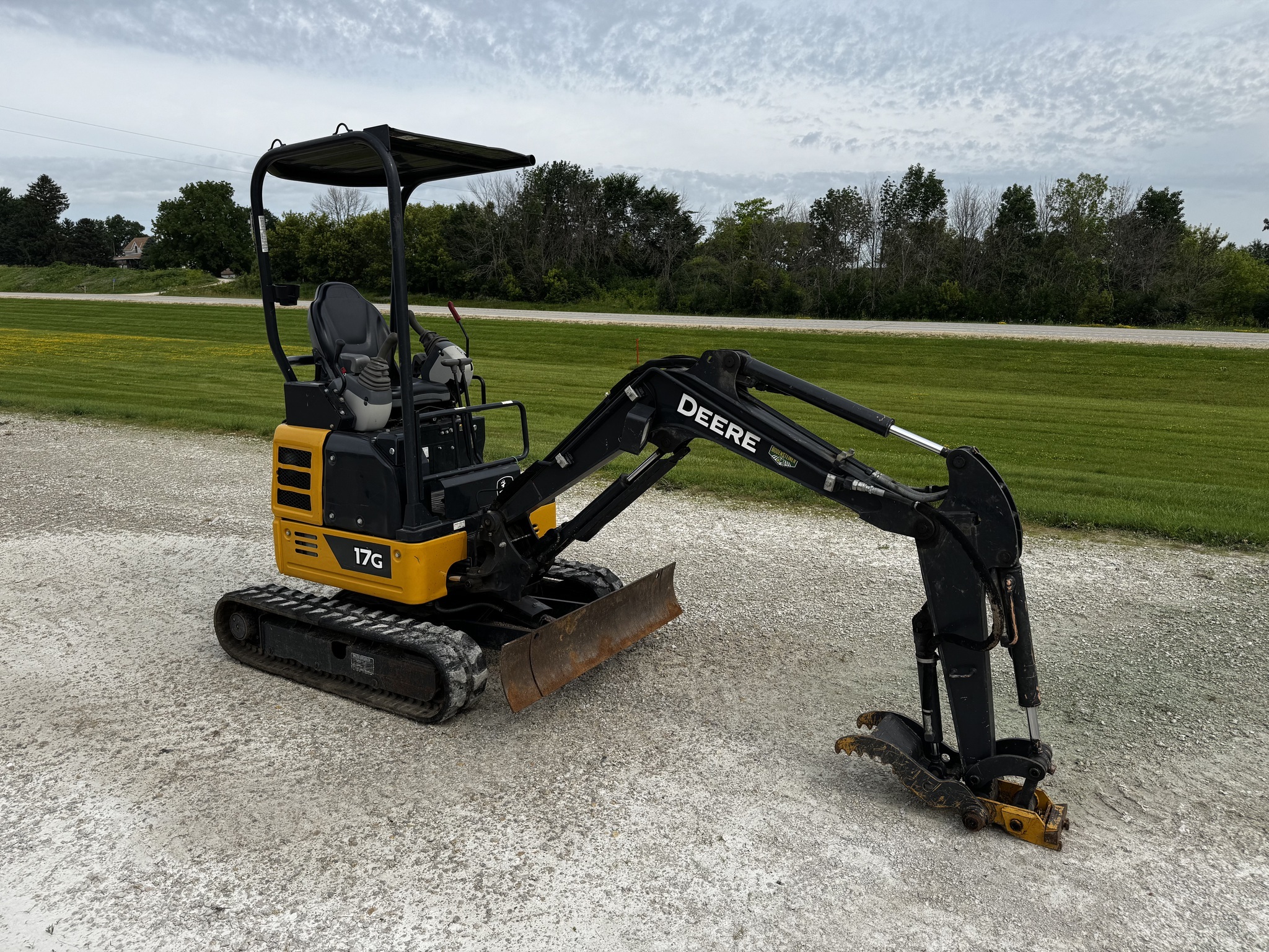 2022 John Deere 17G Mini Excavator
