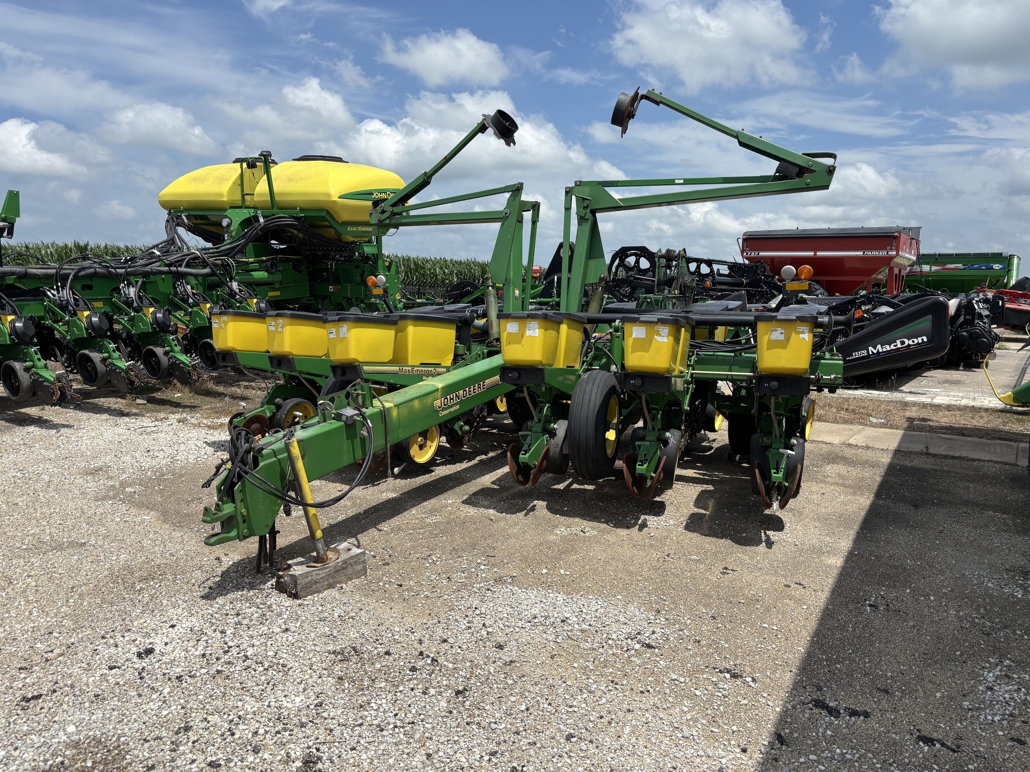 1996 John Deere 1760 Planter