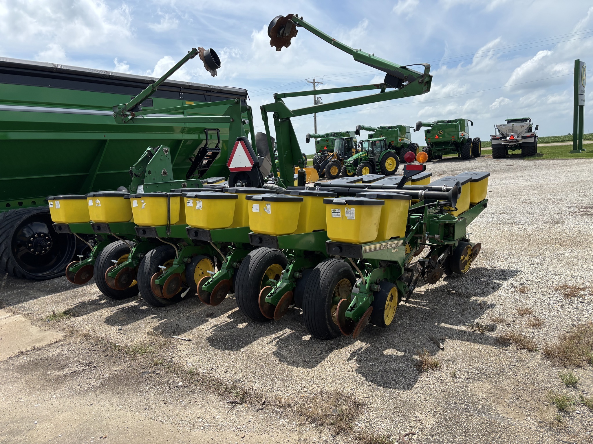 1996 John Deere 1760 Planter