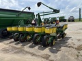 1996 John Deere 1760 Planter