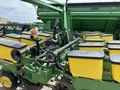 1996 John Deere 1760 Planter