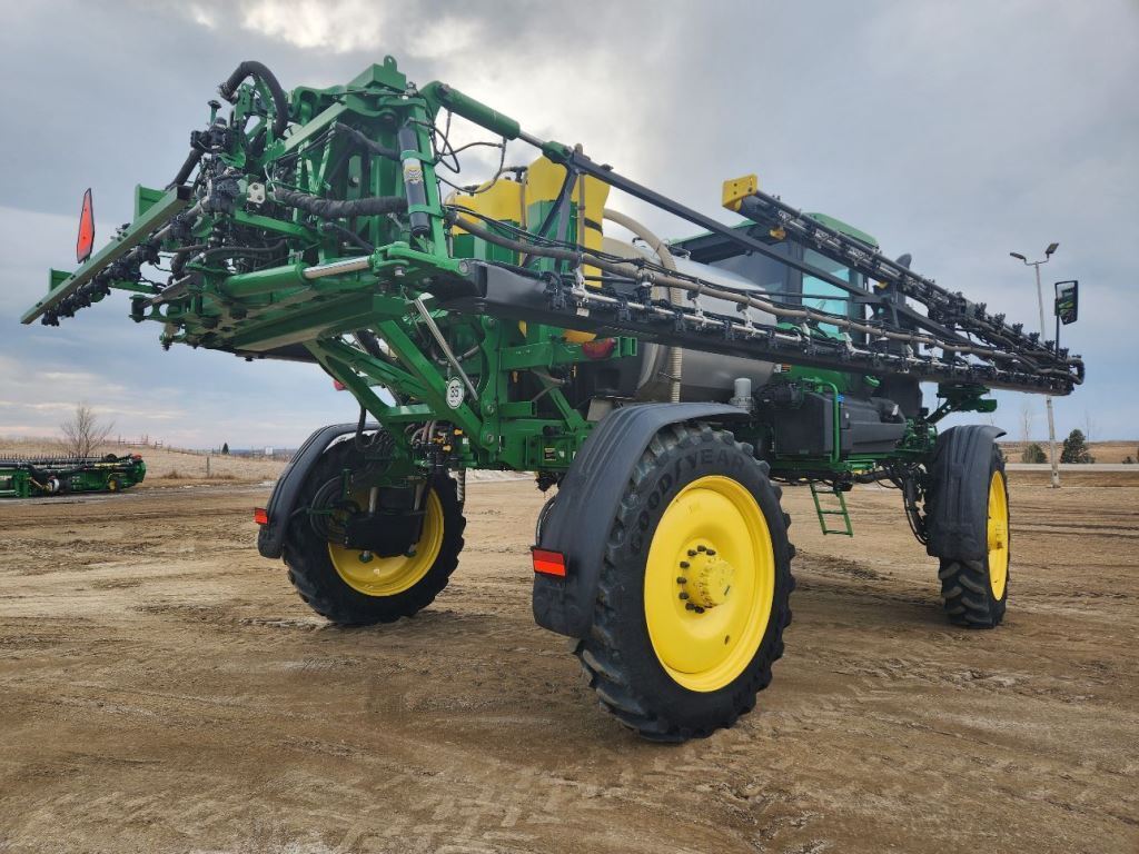 2023 John Deere 410R Self-Propelled Sprayer