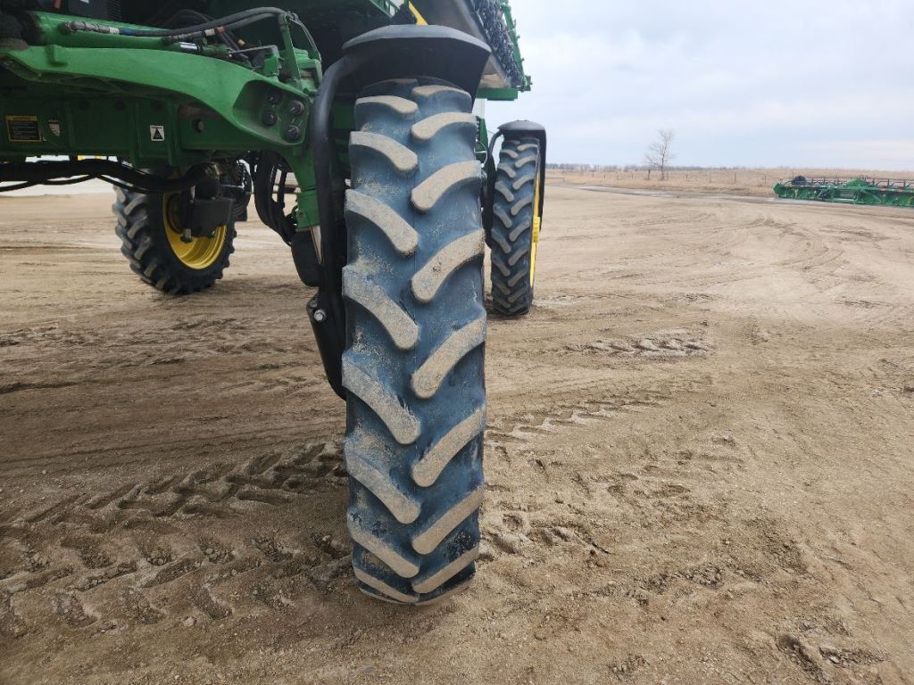 2023 John Deere 410R Self-Propelled Sprayer