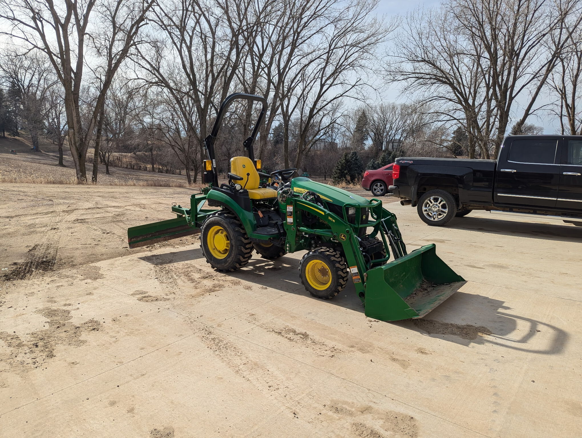 2023 John Deere 2025R Tractor