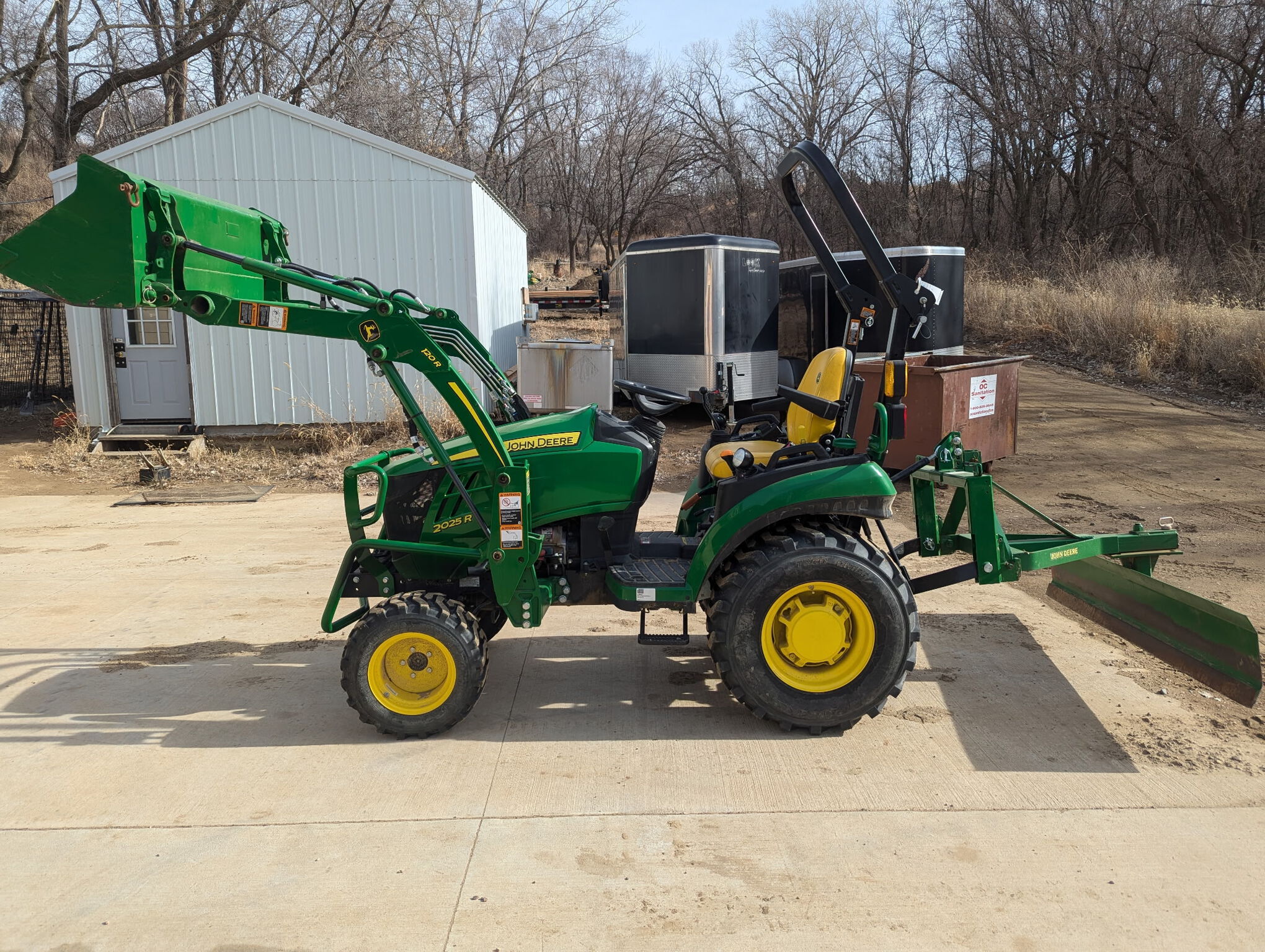 2023 John Deere 2025R Tractor