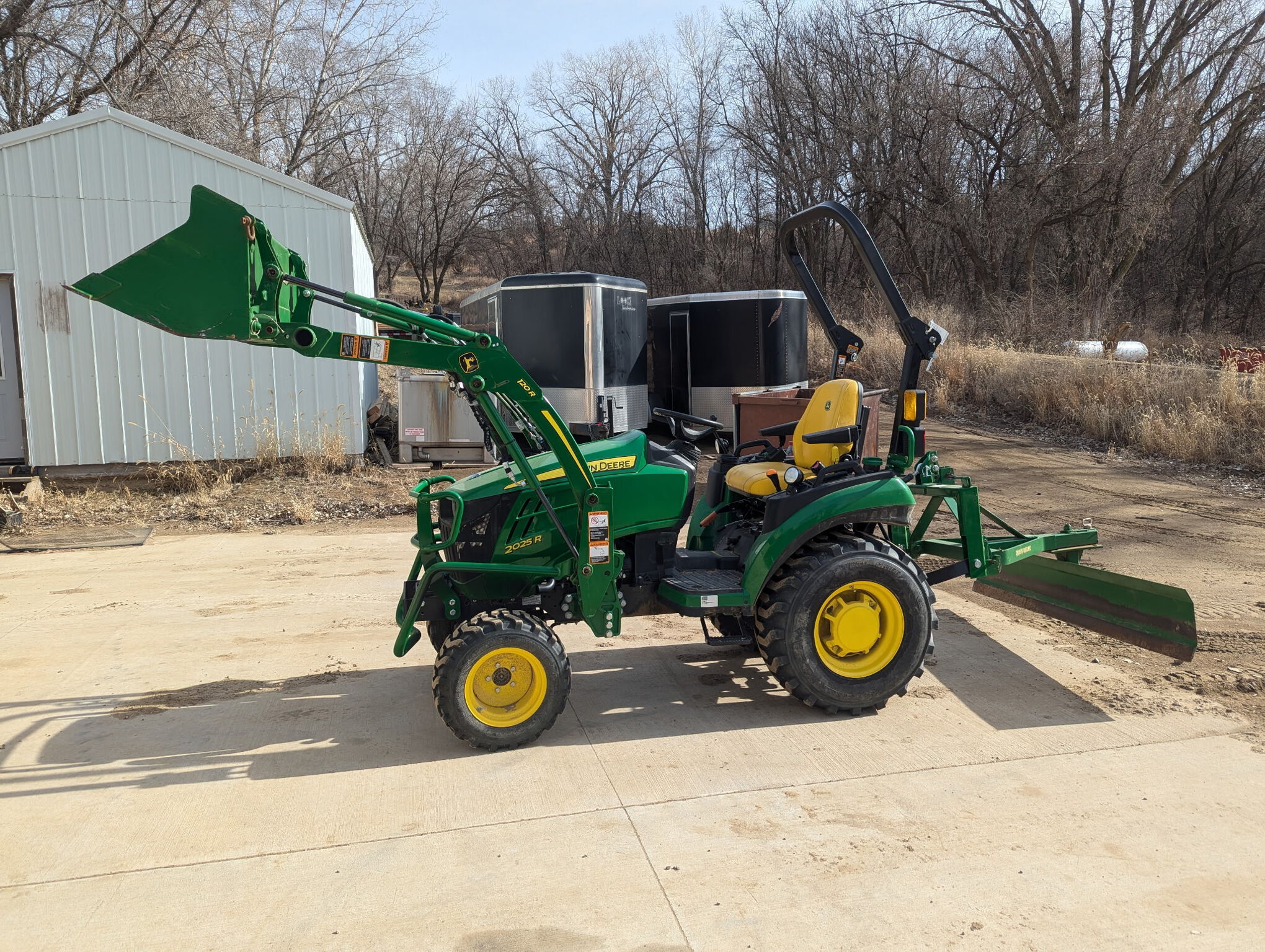 2023 John Deere 2025R Tractor