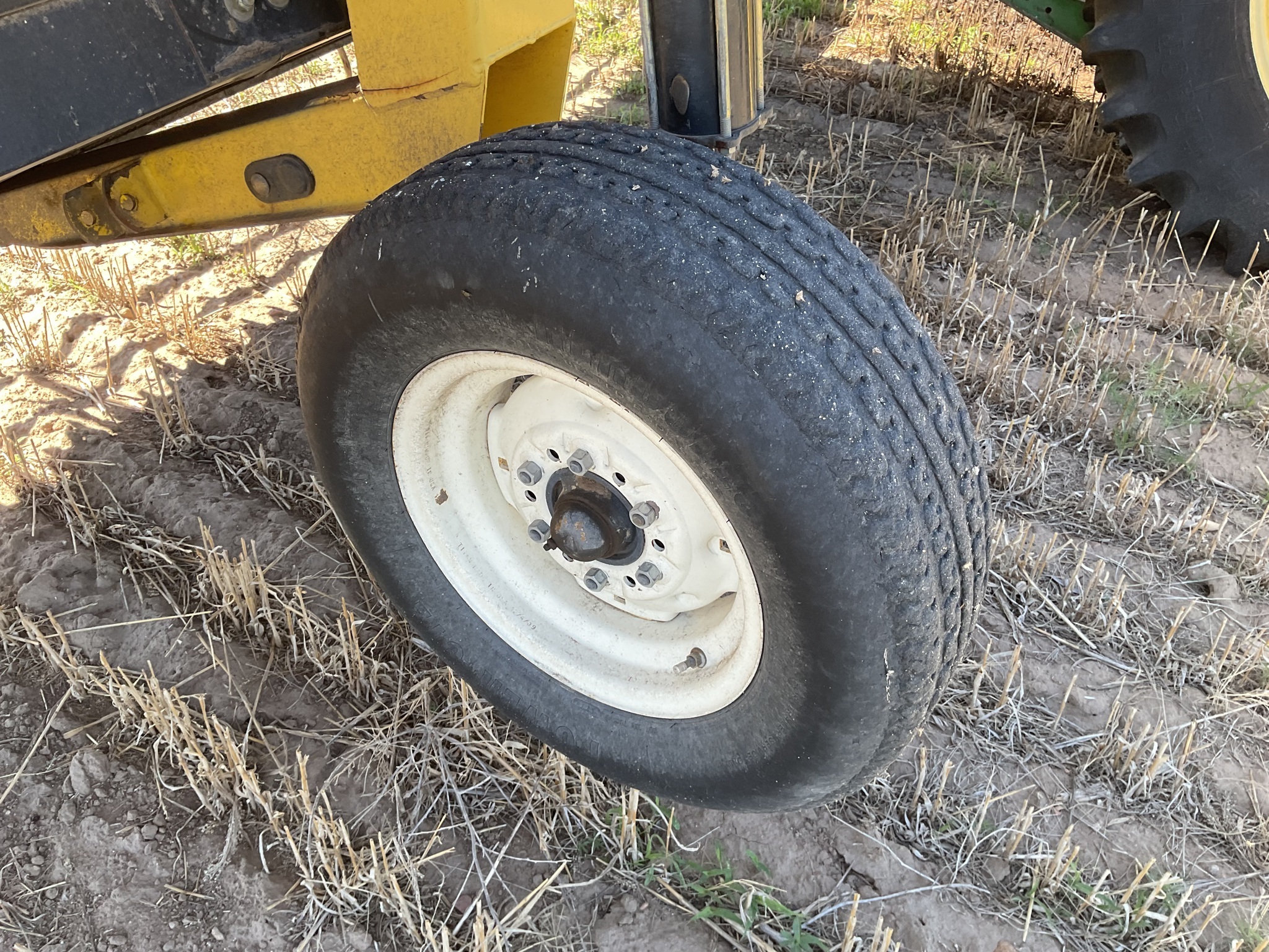 2010 John Deere A400 Self-Propelled Windrowers and Swather