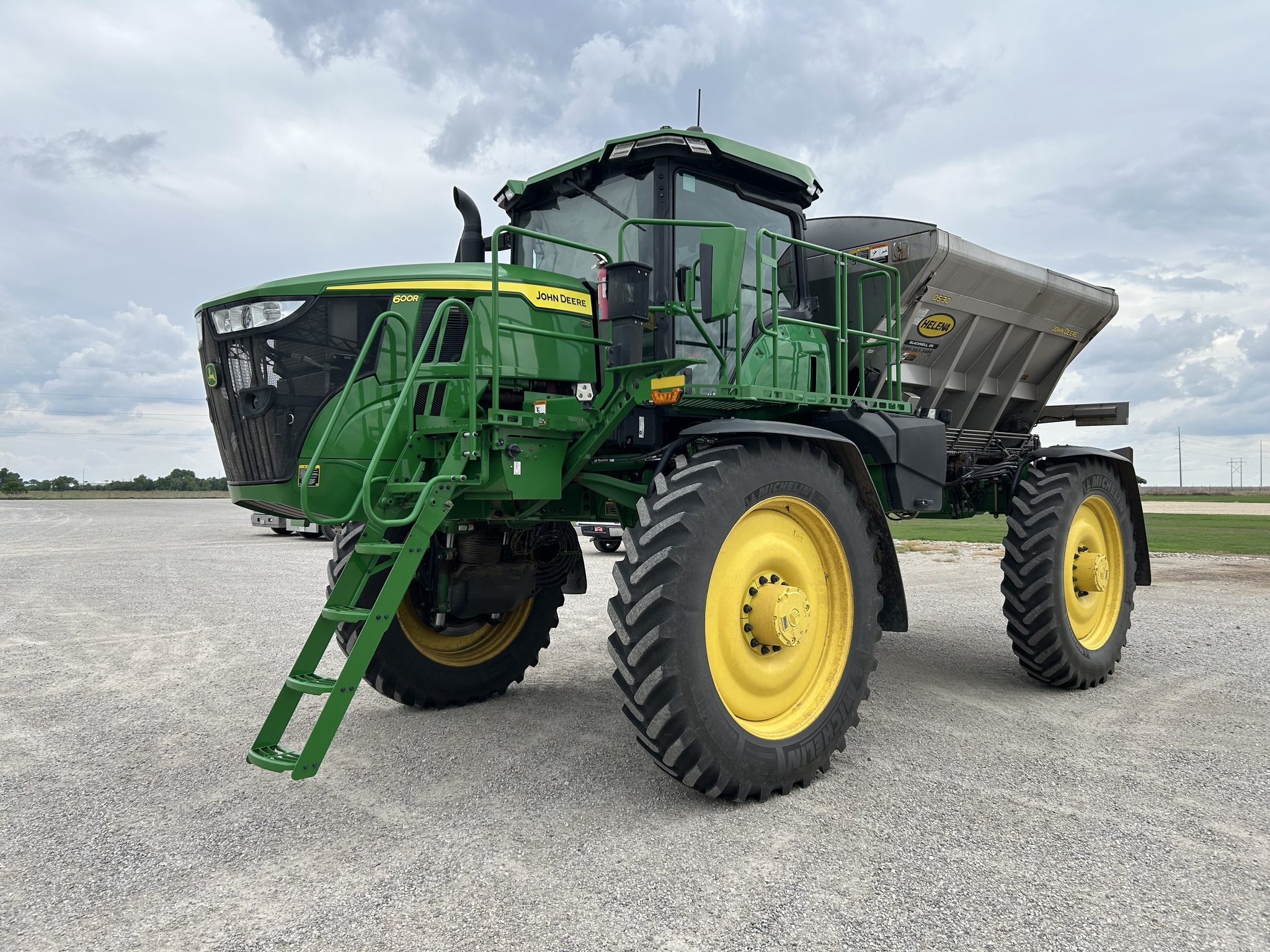 2024 John Deere 600R Loader and Skid Steer Attachment