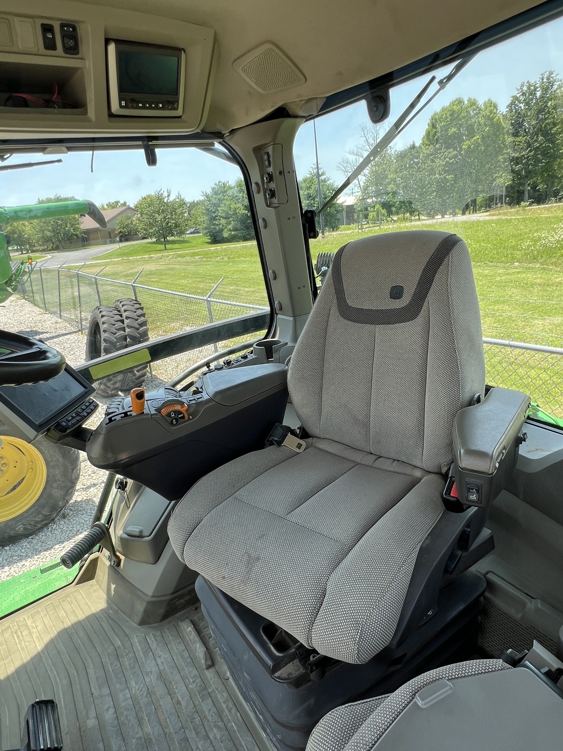 2021 John Deere 8R 310 Tractor