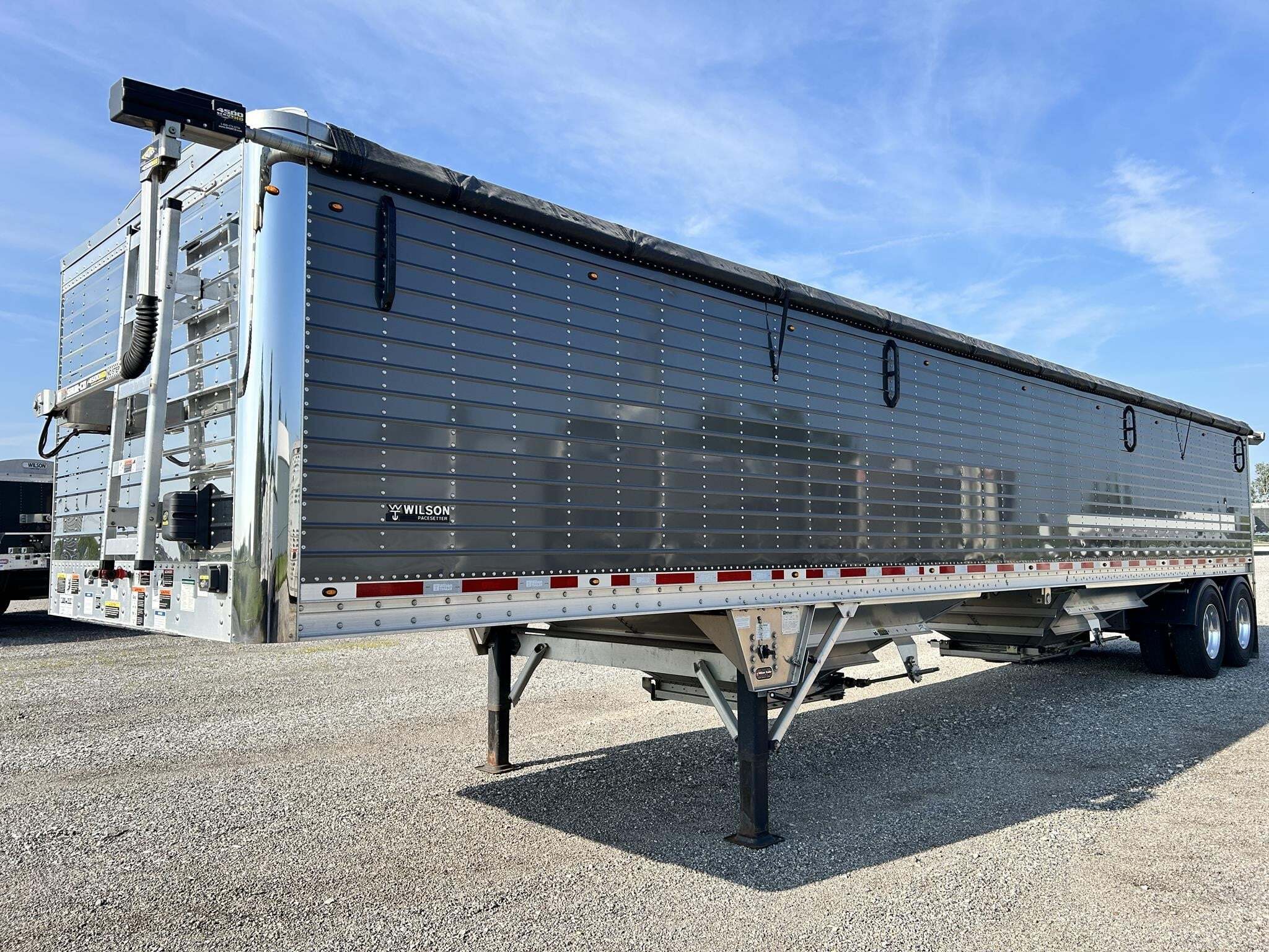 2024 Wilson DWH-751GM Grain Trailer