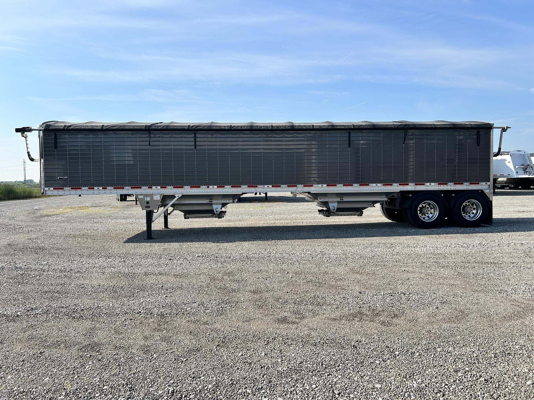 2024 Wilson DWH-751GM Grain Trailer