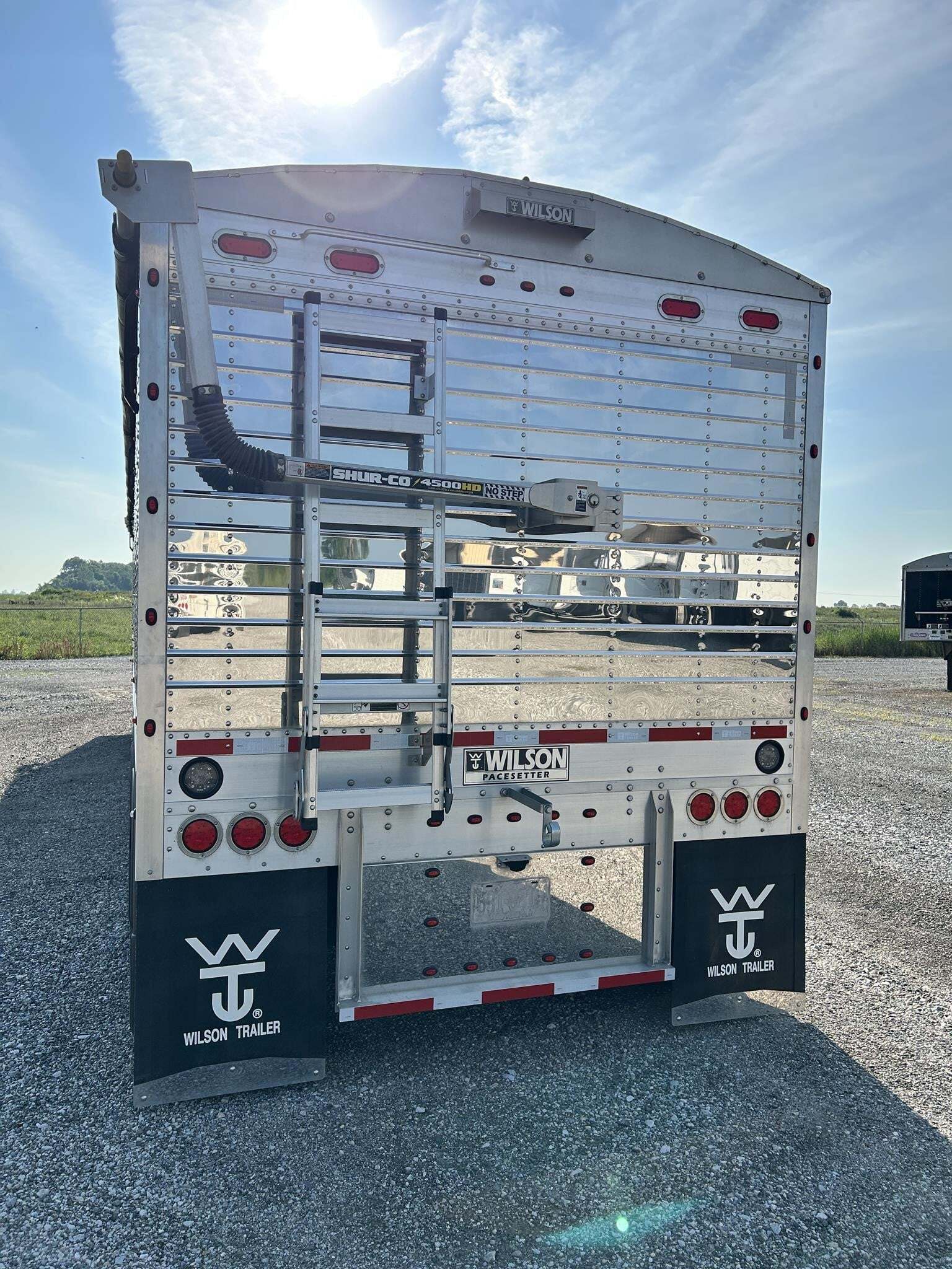 2024 Wilson DWH-751GM Grain Trailer