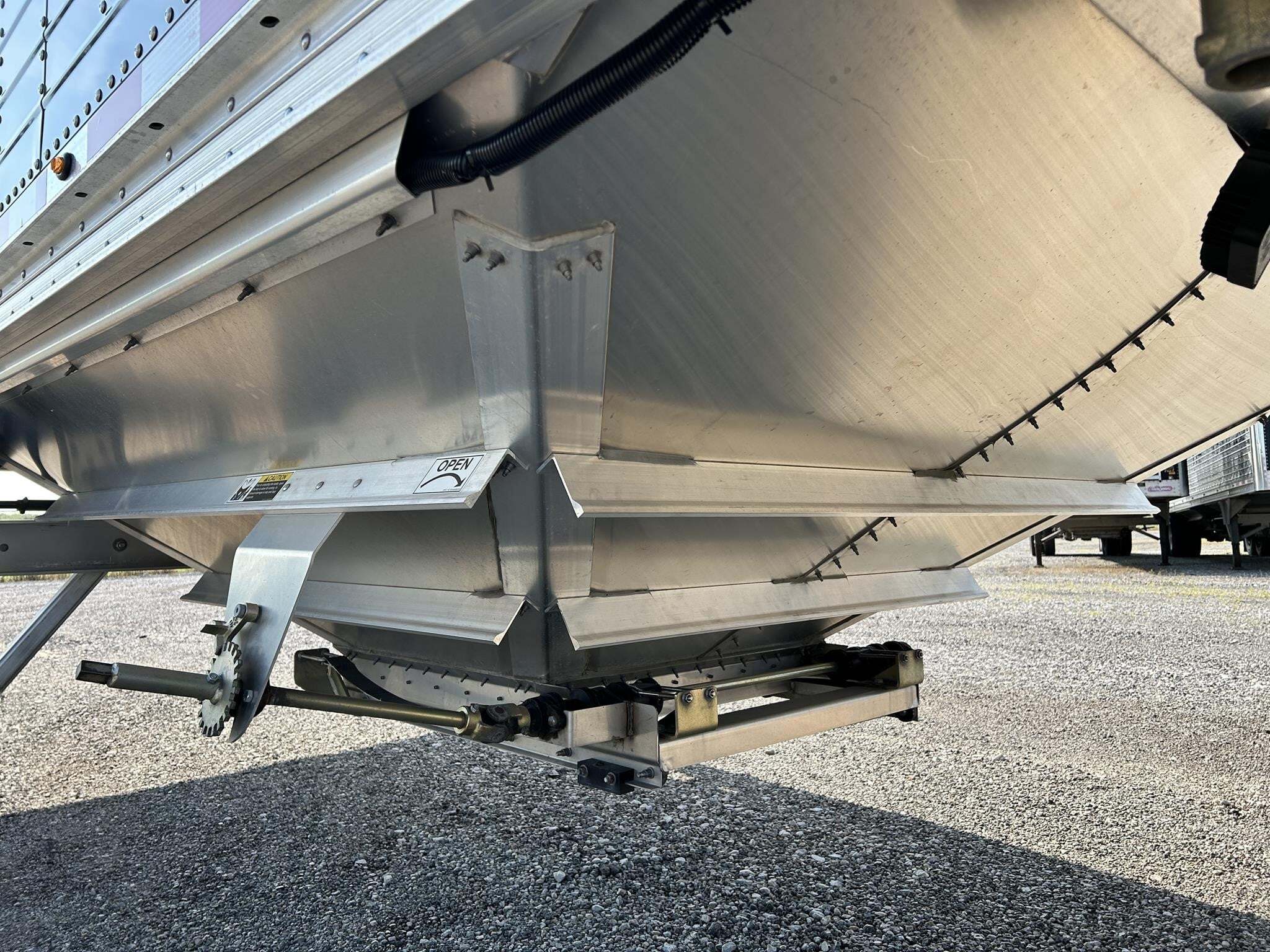 2024 Wilson DWH-751GM Grain Trailer