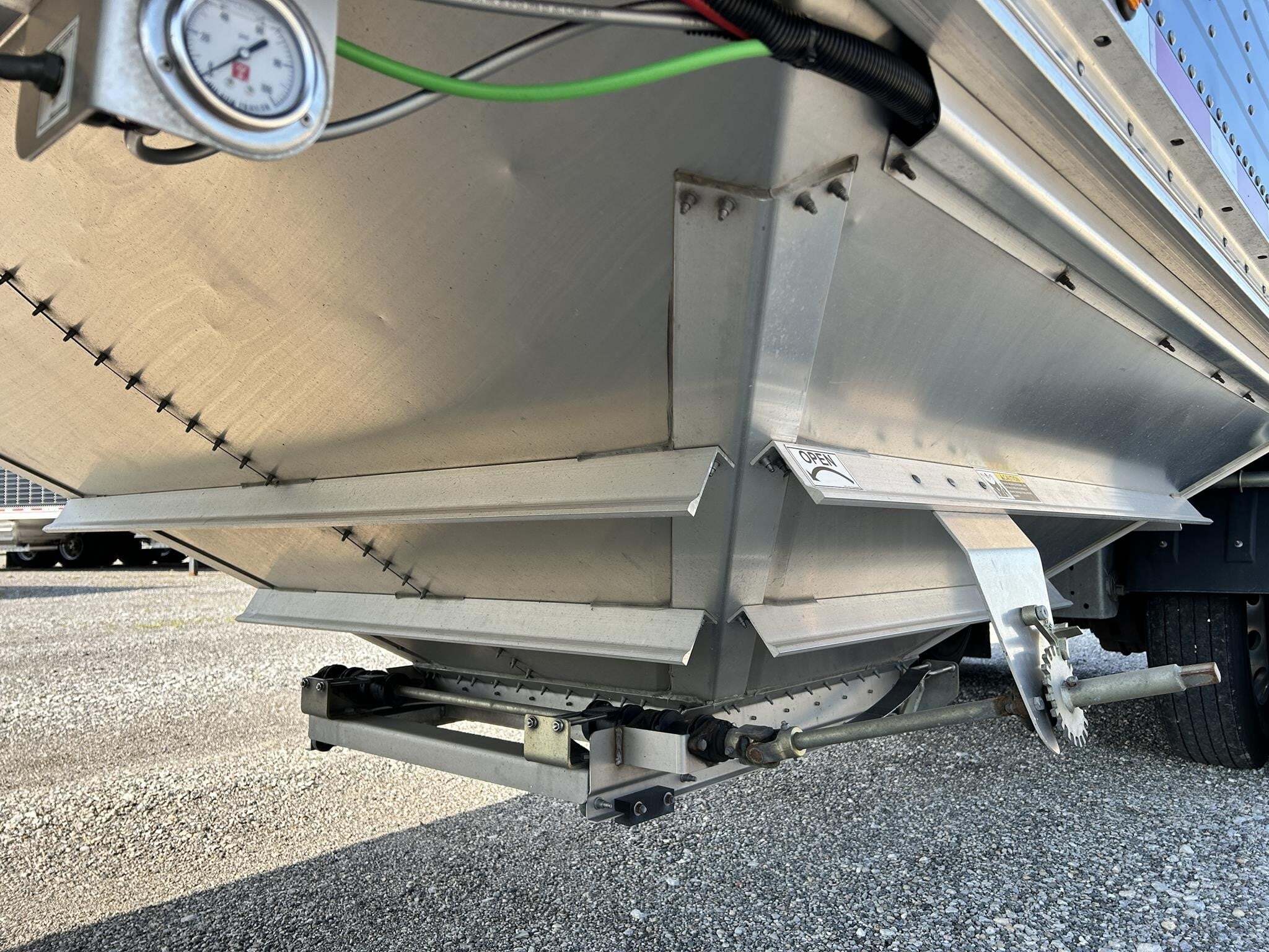 2024 Wilson DWH-751GM Grain Trailer