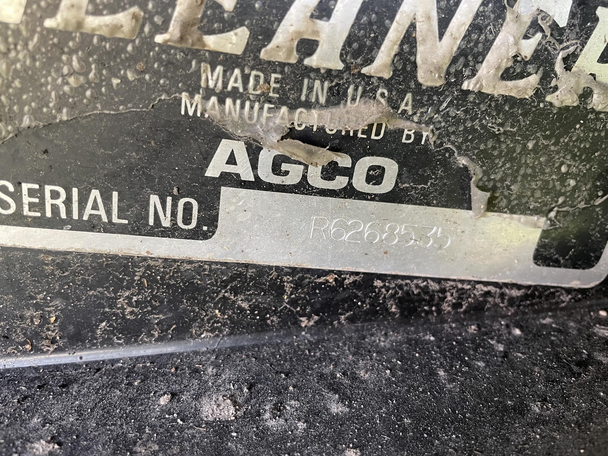 1998 Gleaner R62 Combine