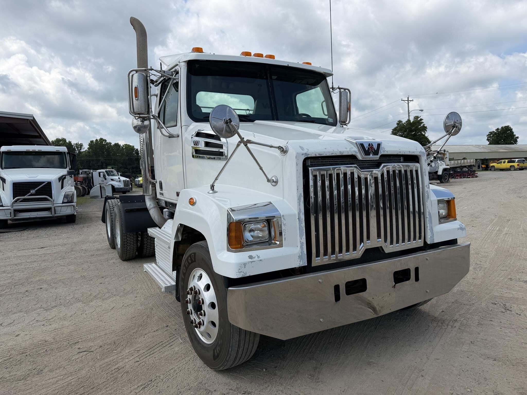 2020 Western Star 4700 Semi Trucks/Trailer