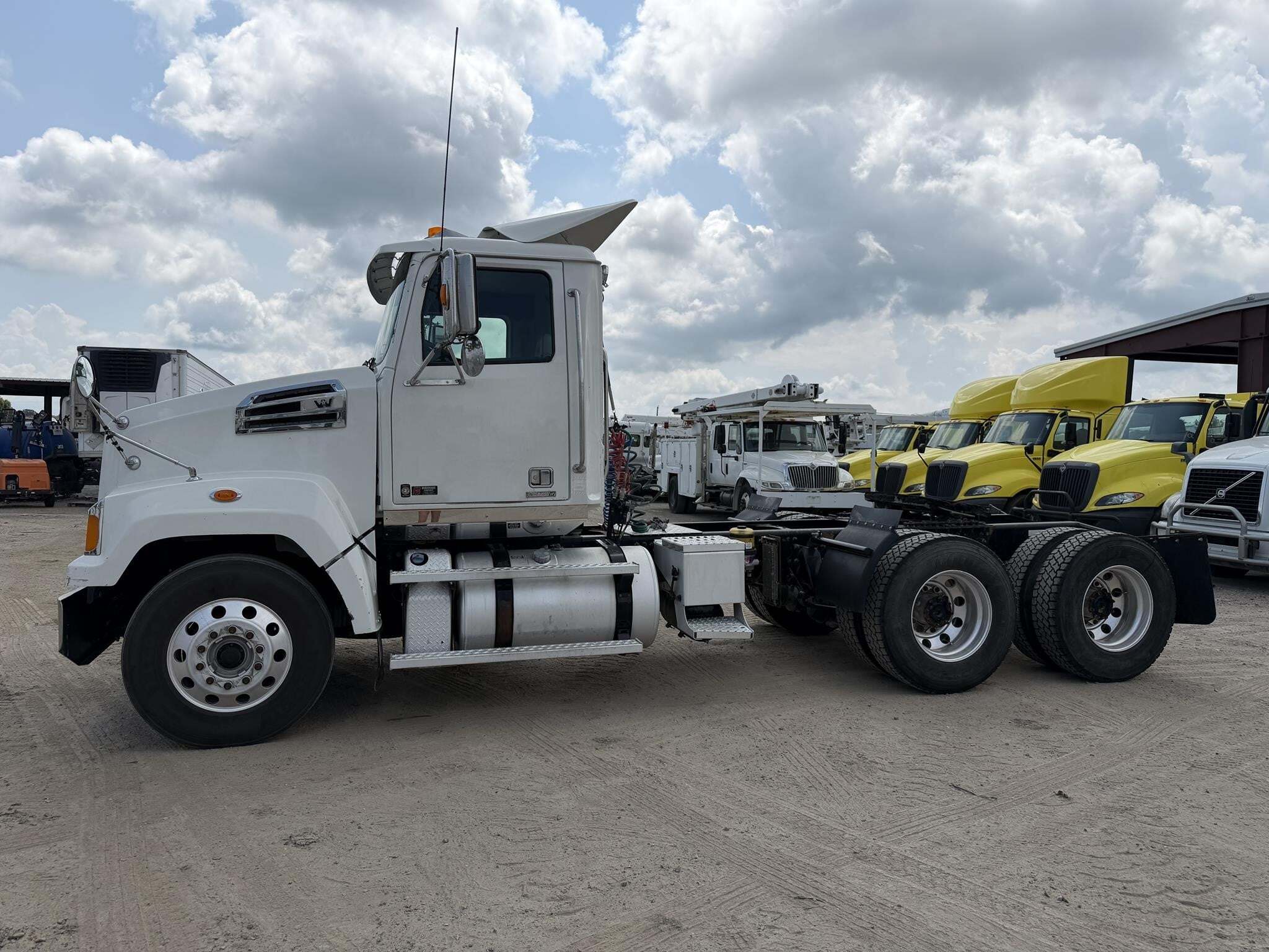 2020 Western Star 4700 Semi Trucks/Trailer