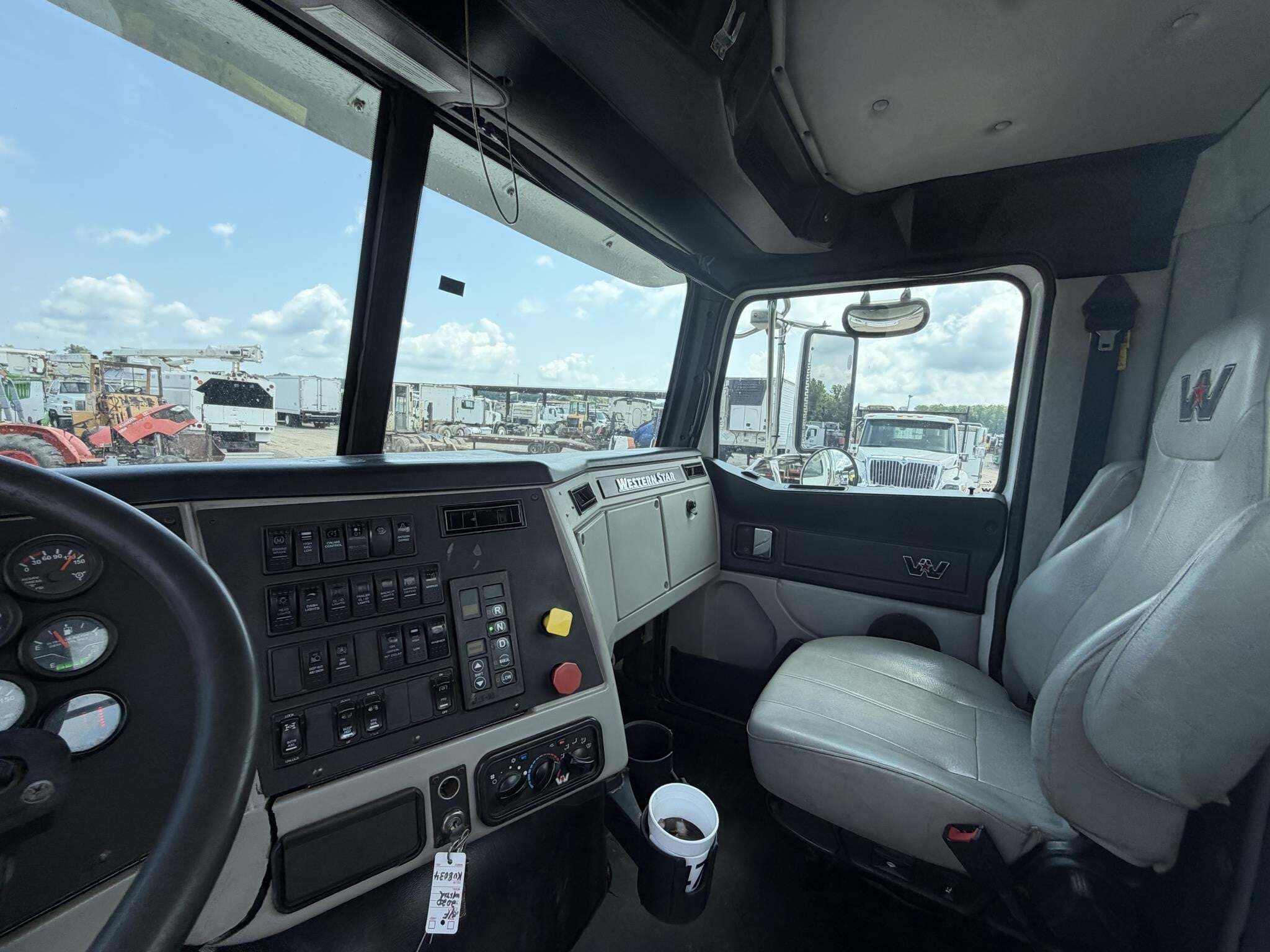 2020 Western Star 4700 Semi Trucks/Trailer