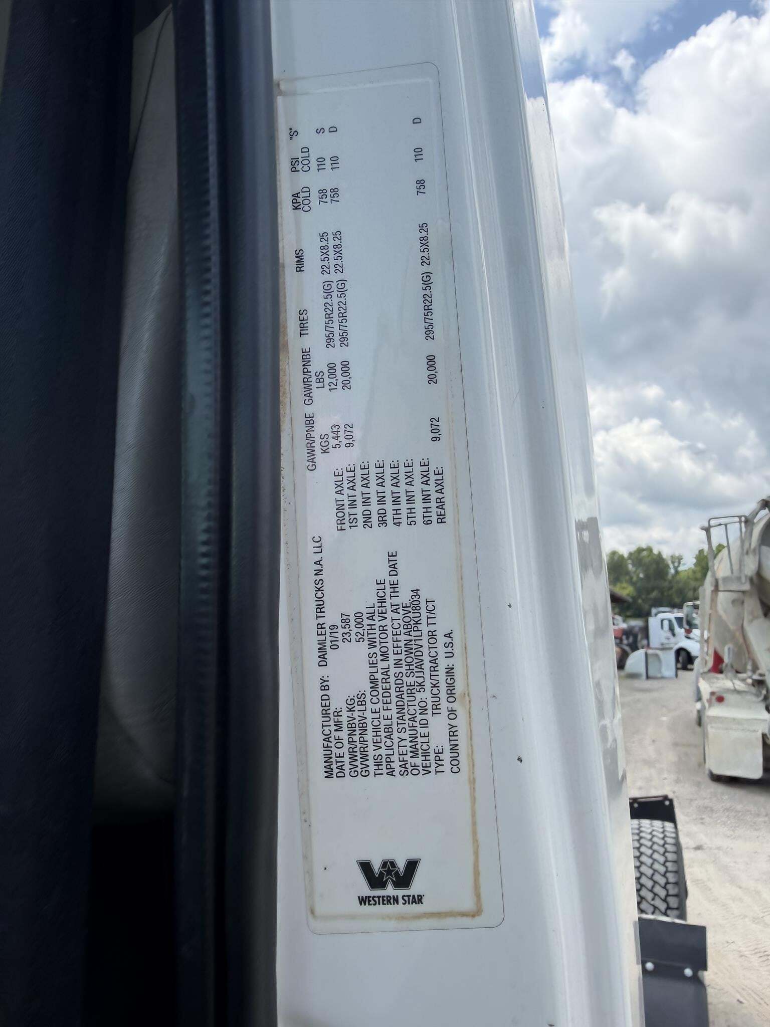 2020 Western Star 4700 Semi Trucks/Trailer
