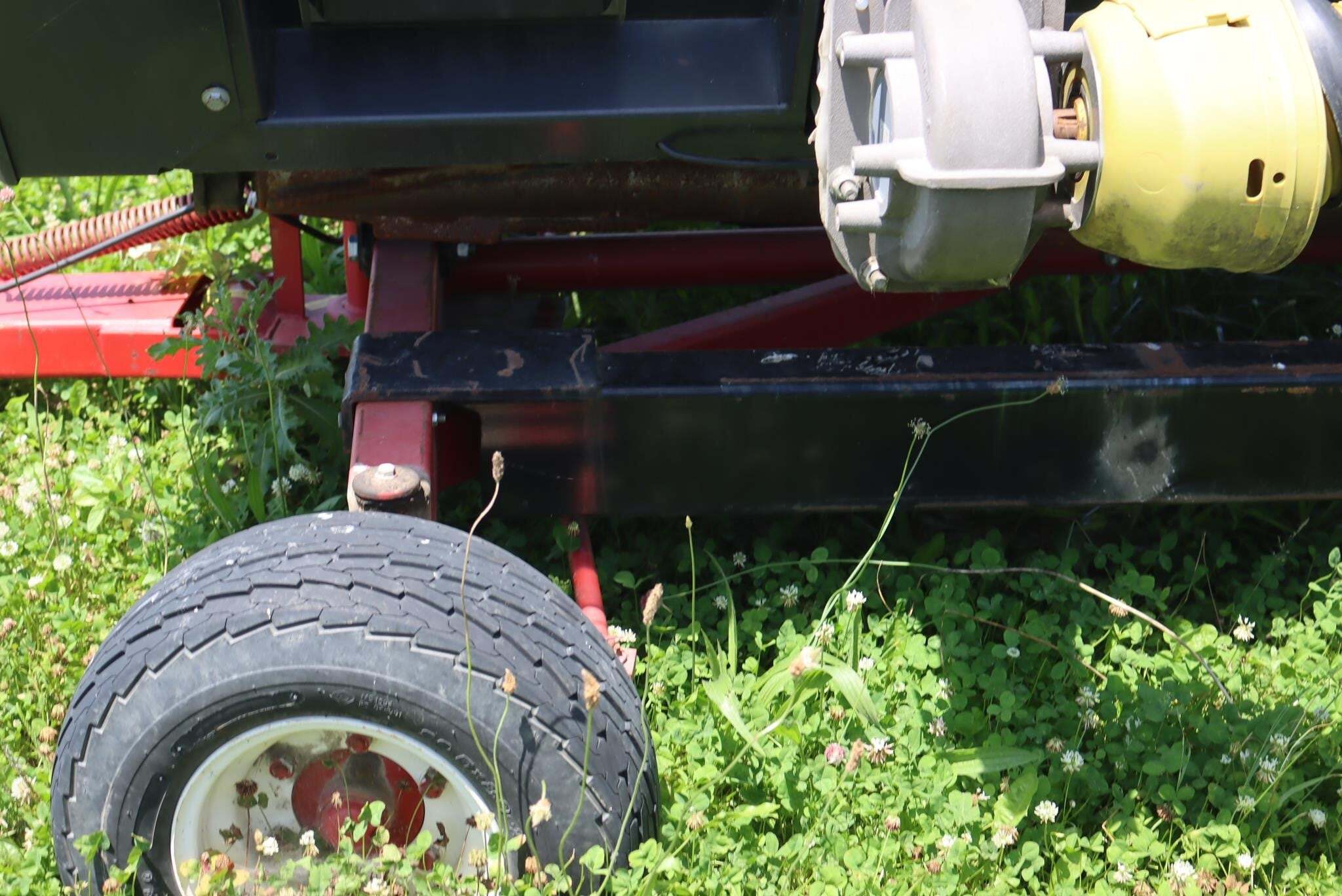 2013 E-Z Trail HH26R Header Trailer