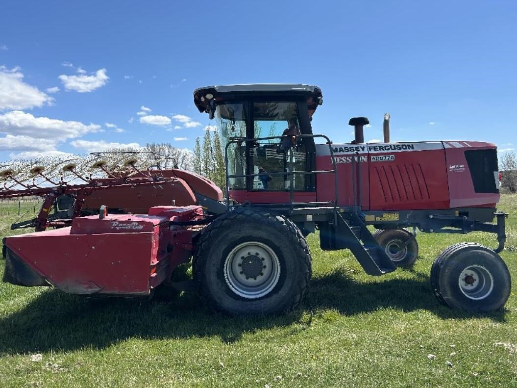 2014 Massey Ferguson WR9770 Self-Propelled Windrowers and Swather