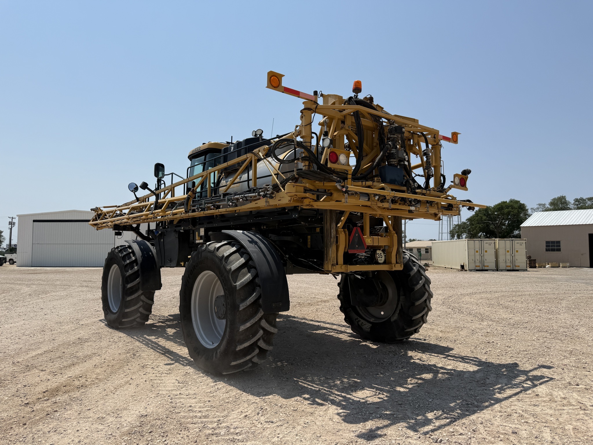 2018 ROGATOR RG1100C Self-Propelled Sprayer